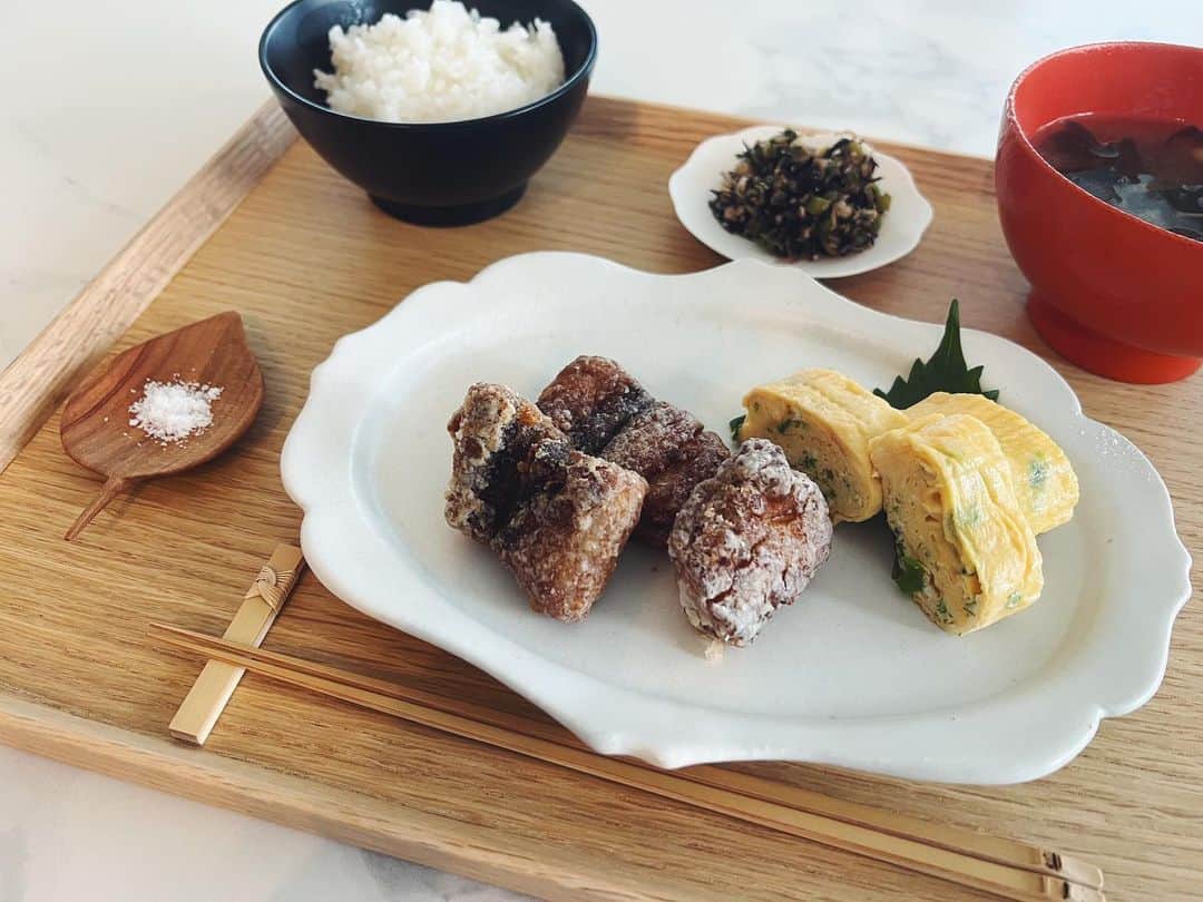 Risako Yamamotoのインスタグラム：「今日のお昼は余り物で鰆の竜田揚げ定食🥢  babyが産まれたらもっとお料理出来なくなると思っていました😮‍💨 お昼寝してくれている隙に🙏🏽😋  #wacchiskitchen #鰆の竜田揚げ #おうちごはん」
