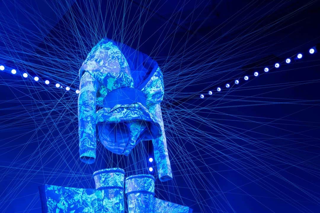 スプツニ子!のインスタグラム：「I'm exhibiting the installation artwork "Tranceflora" at the "New Horizon: Vision of the Future" exhibition at Arts Maebashi in Gunma, until February 12, 2024. Tranceflora, created in 2015 as a commission for GUCCI in collaboration with artist Masaya Kushino, has been exhibited in various museums around the world and is now part of the permanent collection at the Victoria & Albert Museum in the United Kingdom. 18 groups of artists including Olafur Eliasson, James Turrell, CAI Guo-Qiang, and Refik Anadol are participating in the exhibition. The exhibition is not limited to the museum but also includes displays and events in collaboration with facilities and communities in the surrounding redeveloped area.   Be sure to check out more details on the official page: https://www.artsmaebashi.jp/?p=18770  #ArtExhibition #Tranceflora #ArtsMaebashi #NewHorizon  【Participating Artists】 Andrew BINKLEY( @binkleystudio ), ISHITA Michiyuki( @colors_creation ) /DecideKit/The Fox, The Folks/Rampages Production Ltd.(@rampages.production ), IDA Yukimasa(@yukimasaida ), OKADA Nami(@nami__okada ), Olafur ELIASSON(@studioolafureliasson ), KAWAUCHI Rikako(@rikakokawauchi ), KIHARA Tomo(@tomo_kihara ), GOKITA Tomoo, CAI Guo-Qiang(@caistudio ), Zadok BEN-DAVID(@zadokstudio ), James TURRELL, Sputniko!, SEKIGUCHI Kotaro, TAKEDA Teppe, NINAGAWA Mika(@ninagawamika ), HAKAMADAKyotaro(@hakamatakyotaro ), HASHIGUCHI Lintalow(@melt_record ), Bill VIOLA, MAD DOG JONES(@mad.dog.jones ), MUM & GYPSY(@mum_gypsy ), MATSUYAMA Tomokazu(@tomokazumatsuyama ), MURATA Mineki(@muratamineki ), YOKOYAMA Nami(@namiyokoyama ), 403architecture, YAMAGUCHI Meguru(@meguruyamaguchi ), Refik ANADOL(@refikanadol), WOW(@wowinc_jp )」