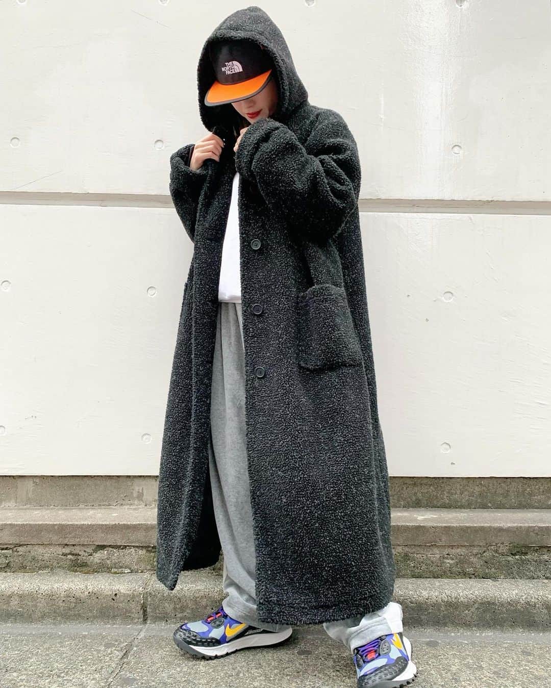 birthdeathのインスタグラム：「New Arrivals  90's Boa maxi coat  THE NORTH FACE two tone Gore-Tex cap  #birthdeath #vintage」
