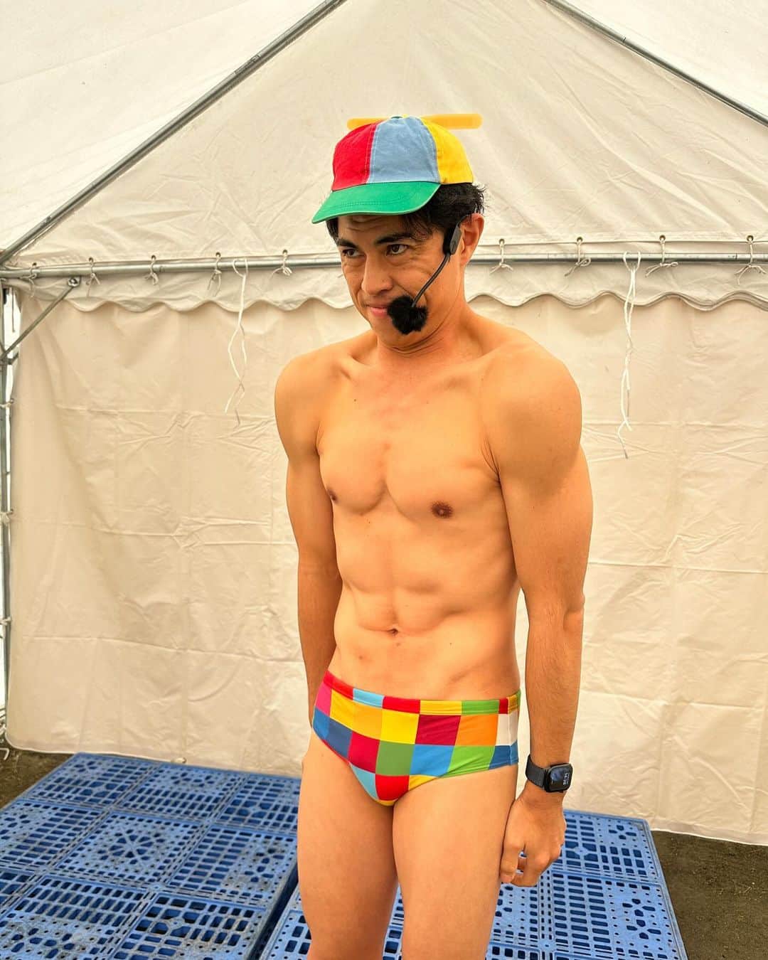 小島よしおのインスタグラム：「「寒くない寒くない寒くない」」