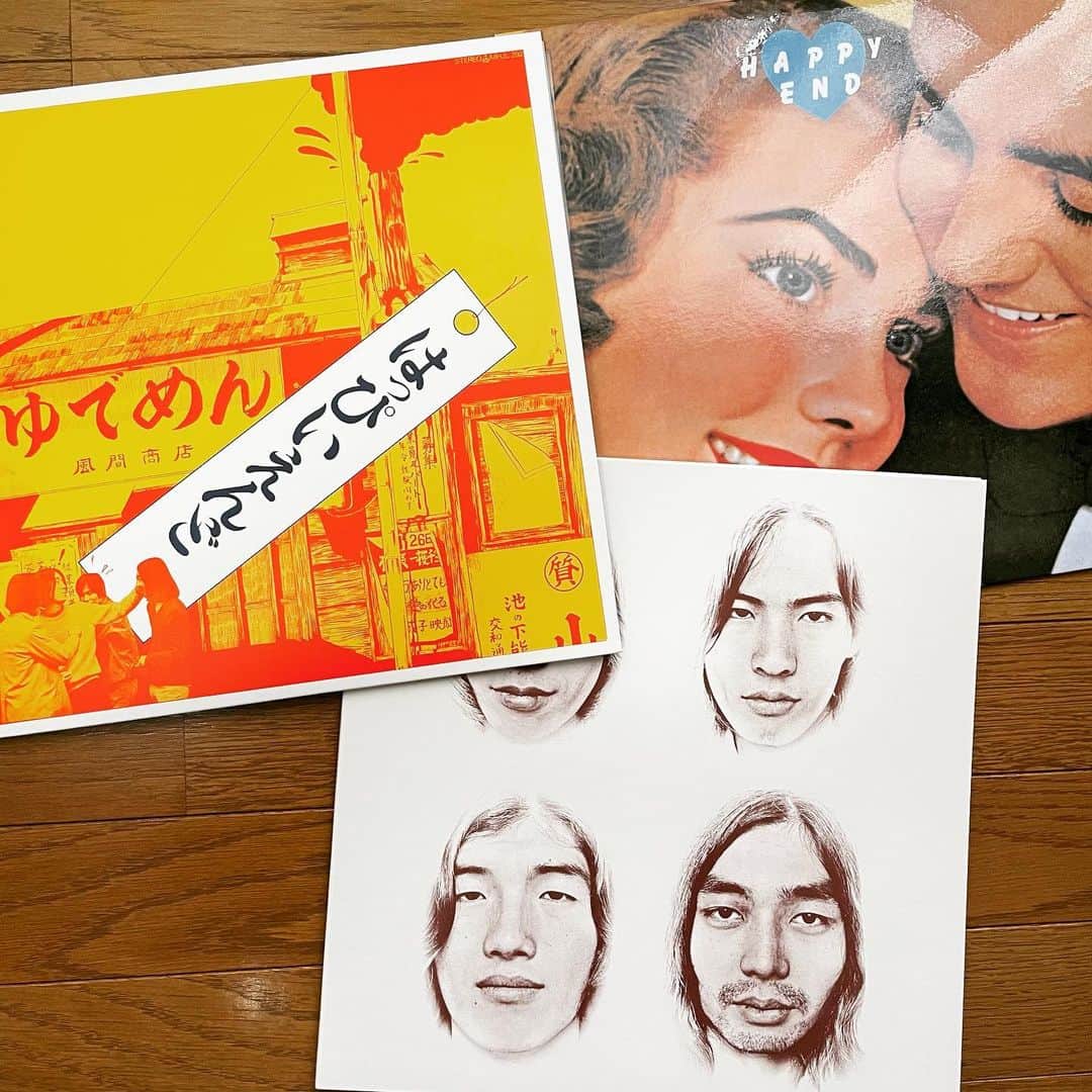 加賀屋航平さんのインスタグラム写真 - (加賀屋航平Instagram)「最近専らこういう感じなので、久しぶりに心が(クラシックな)ロックに回帰してます。  #くるり #THEBEATLES #はっぴいえんど #THEROLLINGSTONES」11月12日 14時52分 - koheikgy