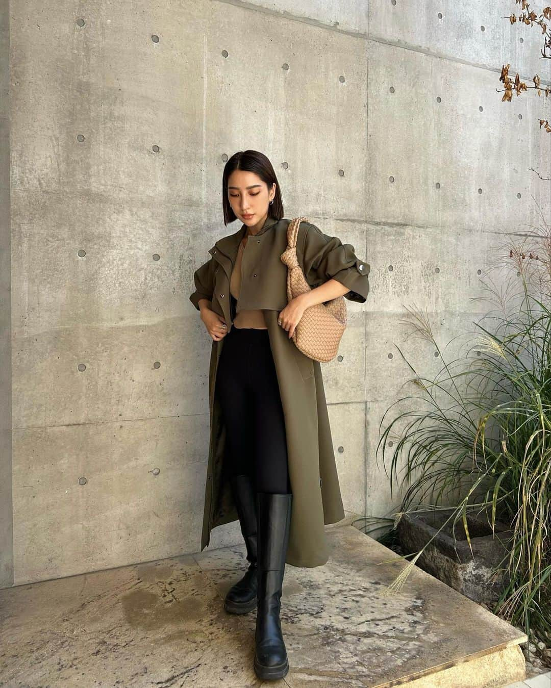 HARUEさんのインスタグラム写真 - (HARUEInstagram)「Sunday 🧥🍂  ジップやヨークの開け方次第で色んな着こなしが楽しめるロングコート🍂  機能性もあって軽くて着やすい🤎  ストーリーズにリンク載せてるのでチェックしてみてね🔗  ⁡#aplustokyo #a_plus_tokyo」11月12日 14時56分 - harue0104