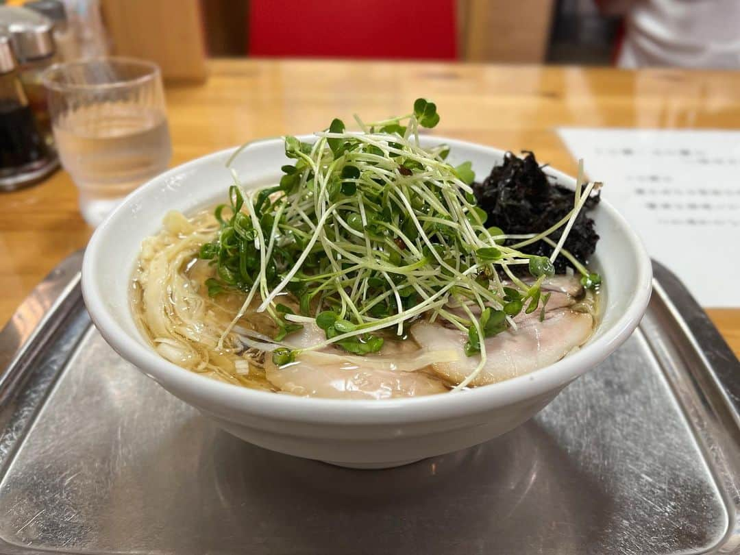 SUSURUさんのインスタグラム写真 - (SUSURUInstagram)「バズレシピのリュウジさんと一緒に千葉でラーメンすすってきました。 海空土、うめえ！つけ麺特にエッジ効いててうまいです。 #susuru_tv #らーめん海空土 #海空土 #都賀 #千葉 #煮干しラーメン #うまい #リュウジ さん  #ラーメン #らーめん #ramen #ラーメン部 #ramennoodles #毎日ラーメン生活 #麺スタグラム #japaneseramen #japanramen #foodstagram #foodie #noodles #instanoodle #instaramen #instafood #千葉ラーメン #にぼしラーメン」11月12日 15時17分 - susuru_tv