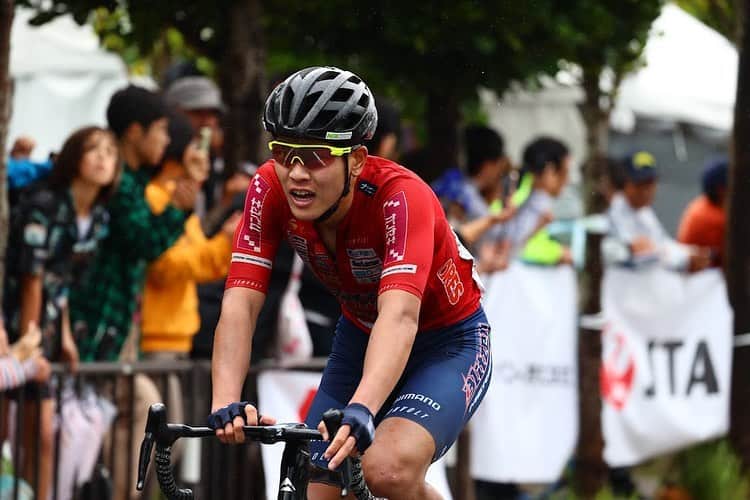 沢田時のインスタグラム：「ツールドおきなわは18位でした。 沢山の応援をありがとうございました！  チームメイトが素晴らしい仕事をしてくれる中、今日の自分は勇気も力も無い走りをしてしまい結果以上に内容が悔しいです。  これにてロードシーズンは終了ですが来週からはシクロクロスが始まります。攻めの走りを取り戻すぞ🔥」
