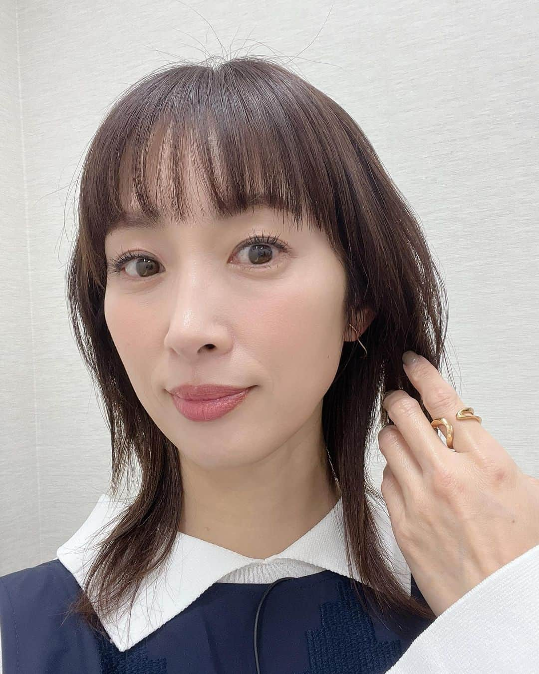 坂下千里子さんのインスタグラム写真 - (坂下千里子Instagram)「先日の生放送の衣装です。 . ワンピース @livianacontiofficial ピアス　リング　@ete_official シューズ　@charleskeith_jp  . . #衣装#60秒で学べるnews #生放送」11月12日 15時29分 - chiriko_sakashita_official