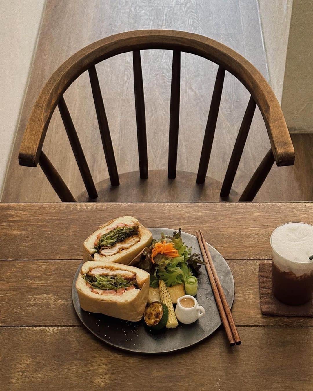 徐琁さんのインスタグラム写真 - (徐琁Instagram)「（第二張有亮點❤️‍🔥😍😍） 到台南ㄧ定要到我的愛店報到 三明治還是一樣好吃到不行 麵包好軟好香啦～～  #cosintainan🌸」11月12日 15時31分 - cos55555