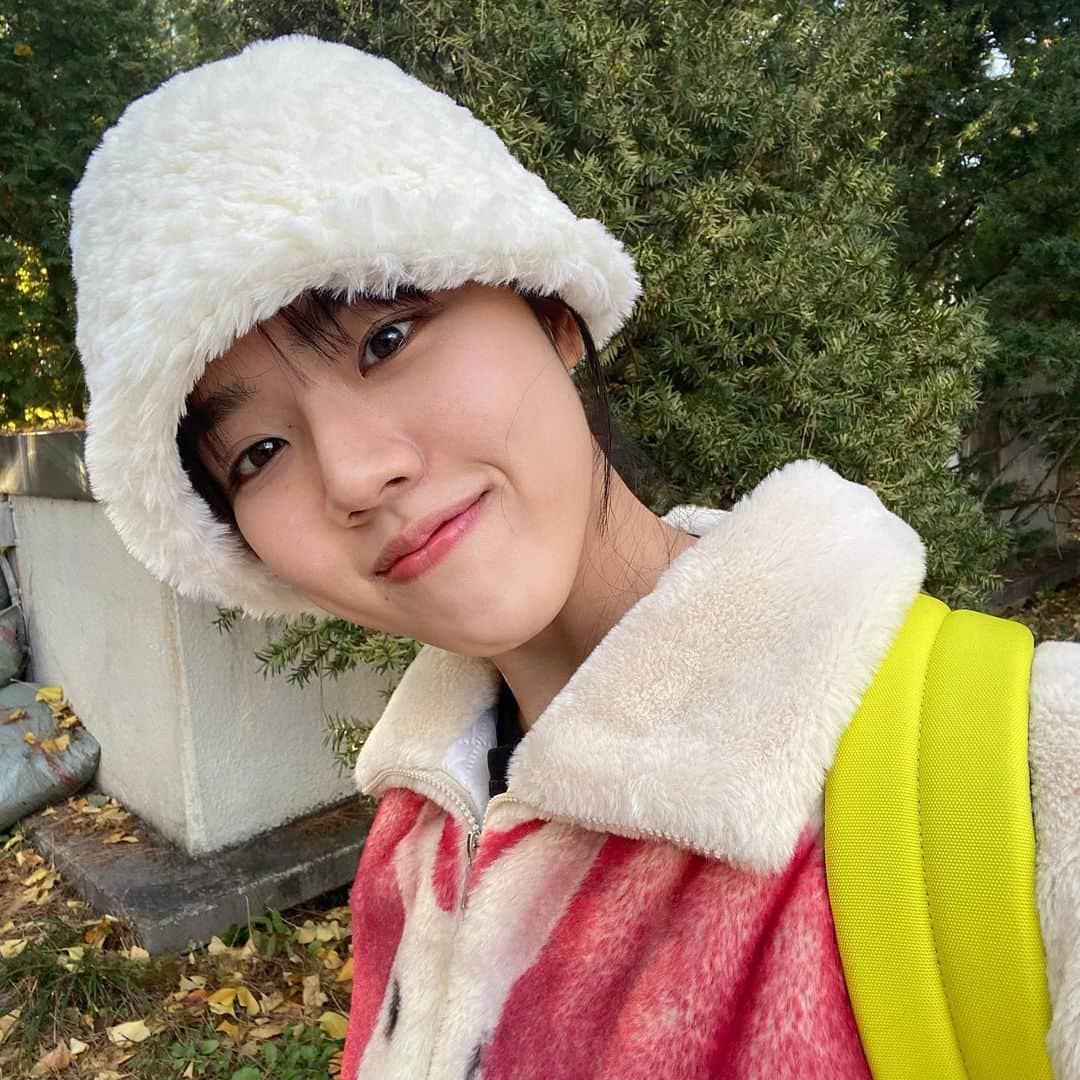 キム・ヒャンギのインスタグラム：「가을인지겨울인지  가갸거겨고교가겨울」
