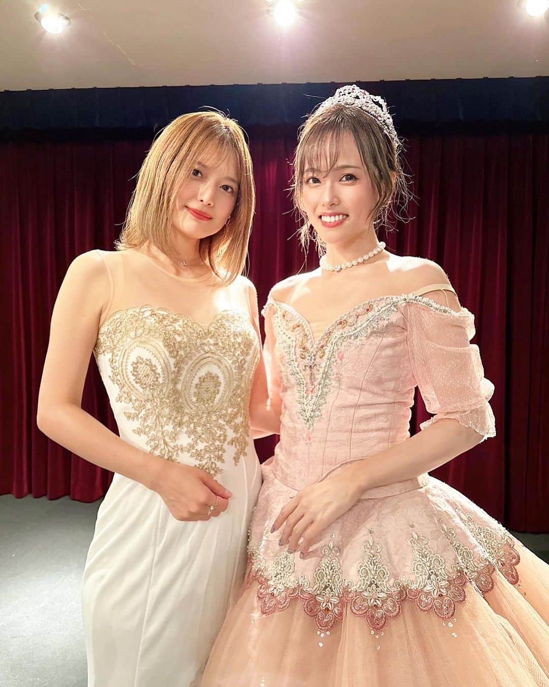 苅谷なつみのインスタグラム：「バレリーナのみなみちゃんと共演✨🩰🎻 @me_minami_   昔バレエを中学入るまで週3くらいは通ってヴァイオリンと並行して頑張ってやっていたし、 高校生の時には友達と学生チケットを買いまくって芸文にオペラやバレエを沢山見に行っていたし、 卒業してからオーケストラで演奏させてもらったりしていたから、  カルテットでサロンホールで演奏させてもらえて、バレリーナの方と共演できてとっても楽しかった🥰💕  楽しい企画やってる会場です🎻⏩　@rosen_strauss   #ローゼンシュトラウス #バレリーナ #ヴァイオリニスト」