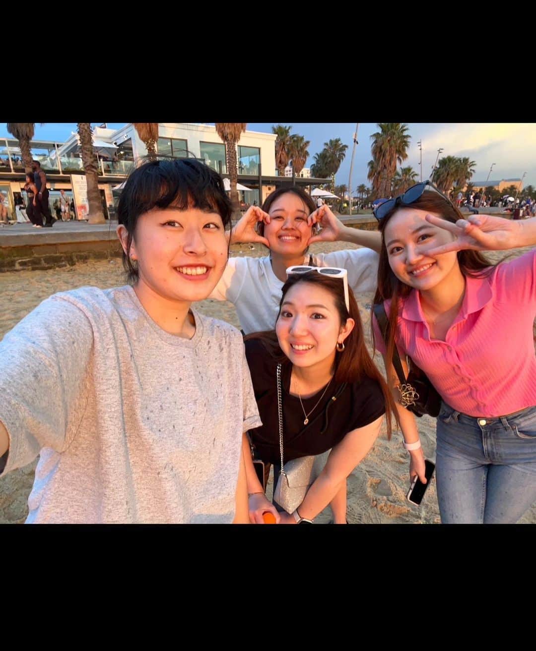 小林恵月さんのインスタグラム写真 - (小林恵月Instagram)「📍 St kilda beach 🏖️ と フラットメイト❤️🇯🇵 メルボルンで会えてよかったよ〜🫶 送迎会してくれたり、ビーチ行ってくれたり、 最後の最後まで本当にありがとう🥰 ブリスベンで待ってるよみんな🤭」11月12日 16時09分 - ezuki_kobayashi