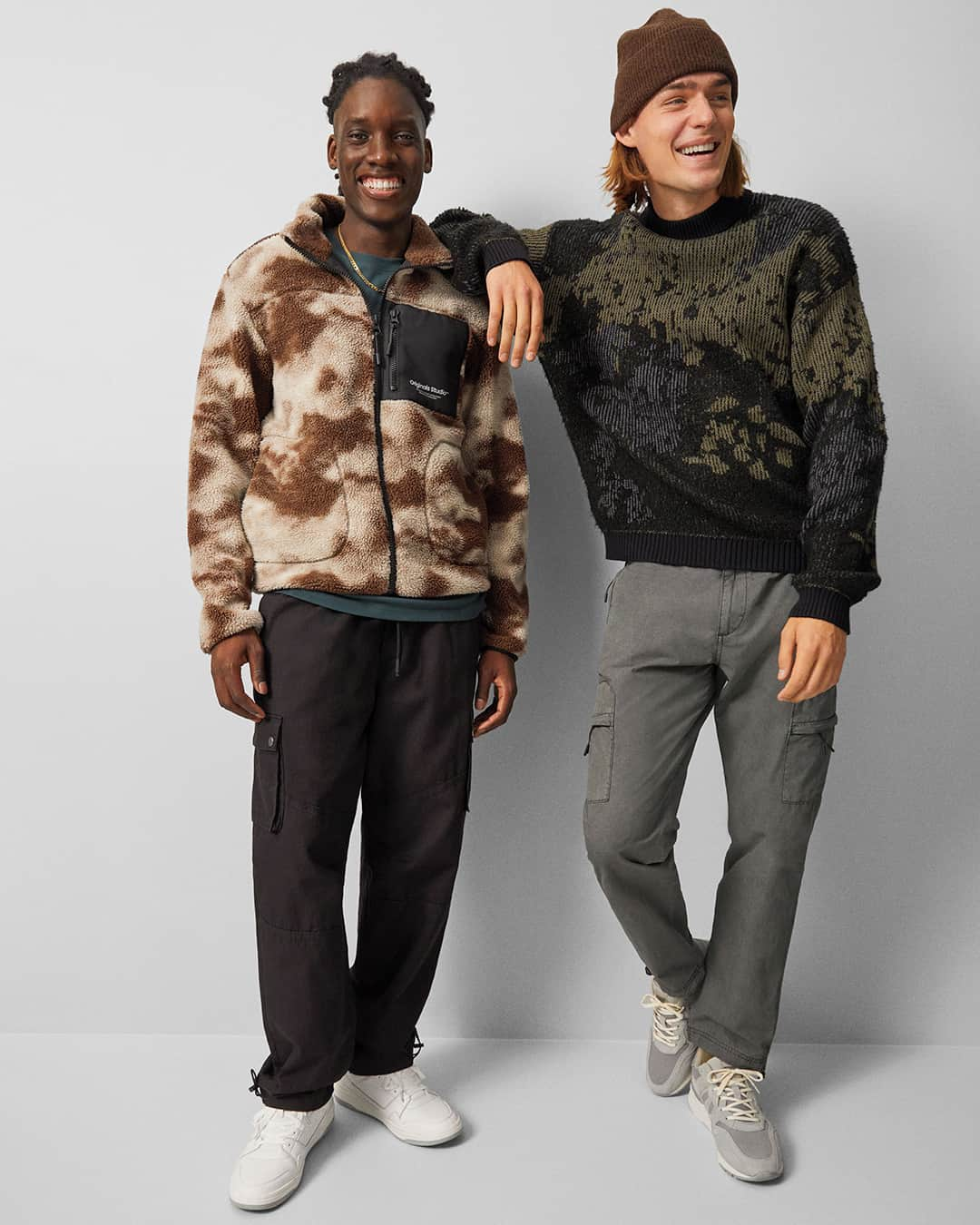 ジャック&ジョーンズのインスタグラム：「This just in, this just in! Our latest drop of comfort-chique cold-beaters are here and ready to be deployed in a wardrobe near you. Browse the news online.  #jackandjones」