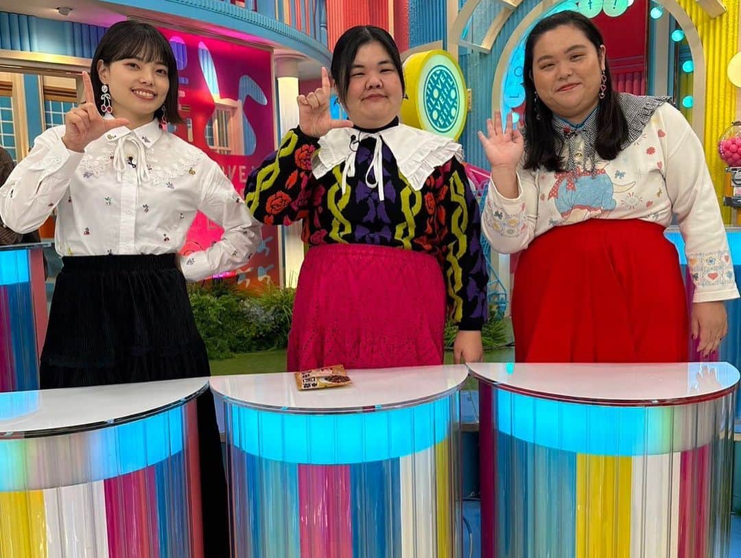 あんりさんのインスタグラム写真 - (あんりInstagram)「みんな大好きお気に入り衣装たち  ◎TBS「坂上&指原のつぶれない店」 本日19:00〜OA  はるちゃん @kiriyaharuka  one-piece: @manoushjapan   田辺さん @chikaxxsweet  tops: @kiki2_clothing   わたし tops: @manoushjapan  skirt: @little_trip_to_heaven   accessory はるちゃん @u_wa_no_so_ra  田辺さん,わたし @kiki2_clothing   ◎テレビ朝日｢金曜日のメタバース｣  わたし skirt: @asknowas_olaca   田辺さん tops: @rose_shimokitazawa  skirt: @little_trip_to_heaven_koenji  accessory: @kiki2_clothing   ◎TBS｢ラヴィット！｣🎃͙  はるちゃん set up: @moyan_ecri_official   わたし tops: @little_trip_to_heaven   ◎TBS｢ラヴィット！｣  はるちゃん 🍇🍒shirt: @shelluits  skirt: @big_time_shimokitazawa   わたし knit: @aileen_by_groggrog_vintage   田辺さん tops: @kiki2_clothing   みんなaccessory: @kiki2_clothing   #ぼる塾」11月12日 16時18分 - f_y_e_b