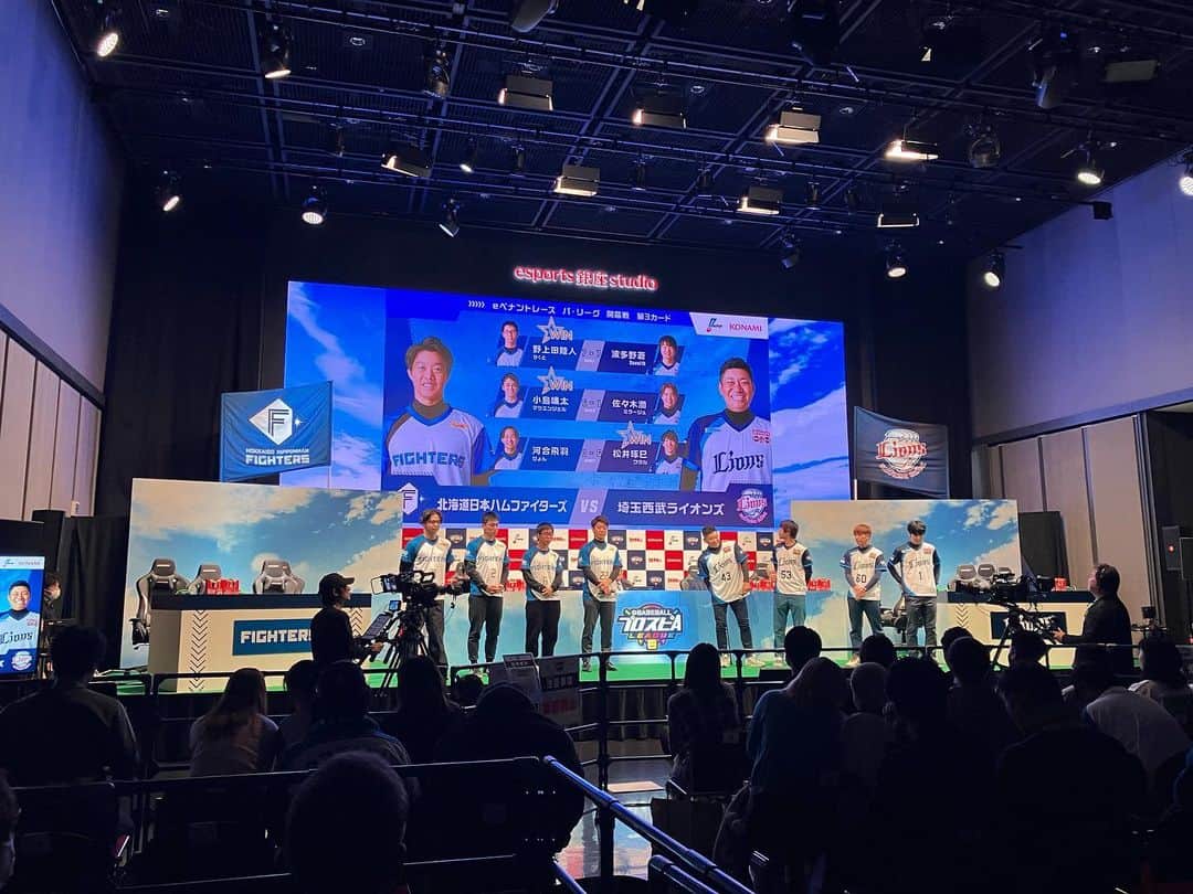 鶴岡慎也さんのインスタグラム写真 - (鶴岡慎也Instagram)「eBASEBALLプロスピA スピリーグの北海道日本ハムファイターズの監督を勤めさせてもらってます😊  開幕シリーズ、選手の頑張りで勝ち越しました‼️  来週以降も楽しみです‼️  あまり馴染みの無いeスポーツの世界、新鮮です😊  #lovefighters #eスポーツ #プロスピA #KONAMI #ほぼ #素人」11月12日 21時52分 - shinya_tsuruoka