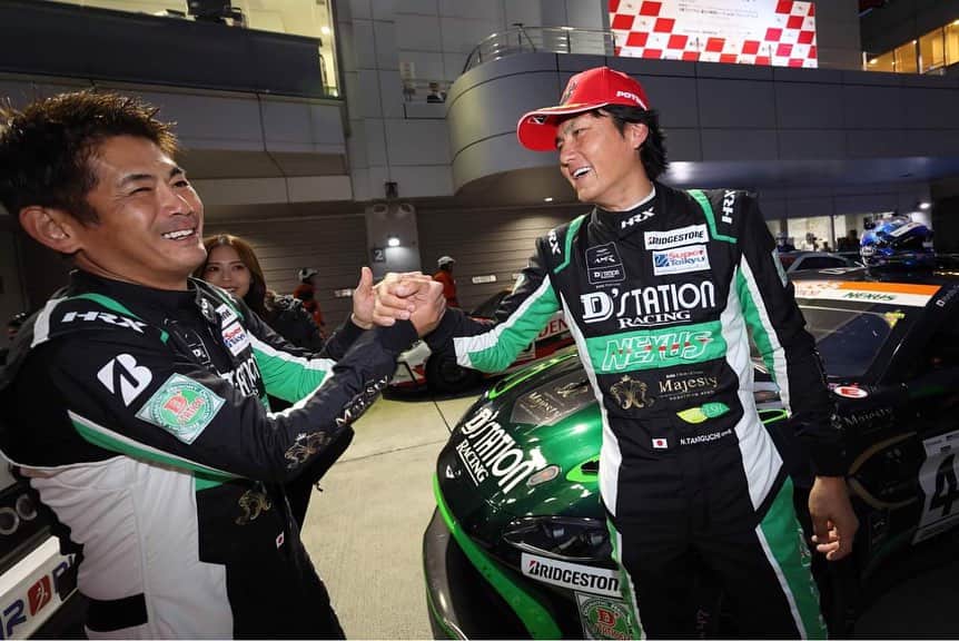 谷口信輝のインスタグラム：「S耐最終戦富士、織戸さんと2人で優勝することができました。正直勝てる見込みはありませんでしたが、諦めず全力で走ったら…勝利の女神が微笑みました。最高〜！ みなさん応援ありがとうございました😊」
