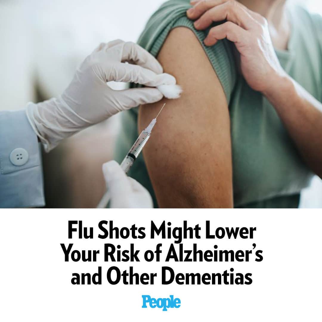People Magazineのインスタグラム：「Flu shots could lower the risk of developing Alzheimer’s disease and related dementias, according to a new study.  Paul E. Schulz is a professor of neurology and director of the Neurocognitive Disorders Center at the McGovern Medical School at UTHealth Houston. In his research, Schulz tracked two groups for up to eight years — one that received flu vaccines and the other that did not — and discovered a large difference in the rate of the groups developing Alzheimer’s disease.  More on this in our bio link. | 📷: Getty」