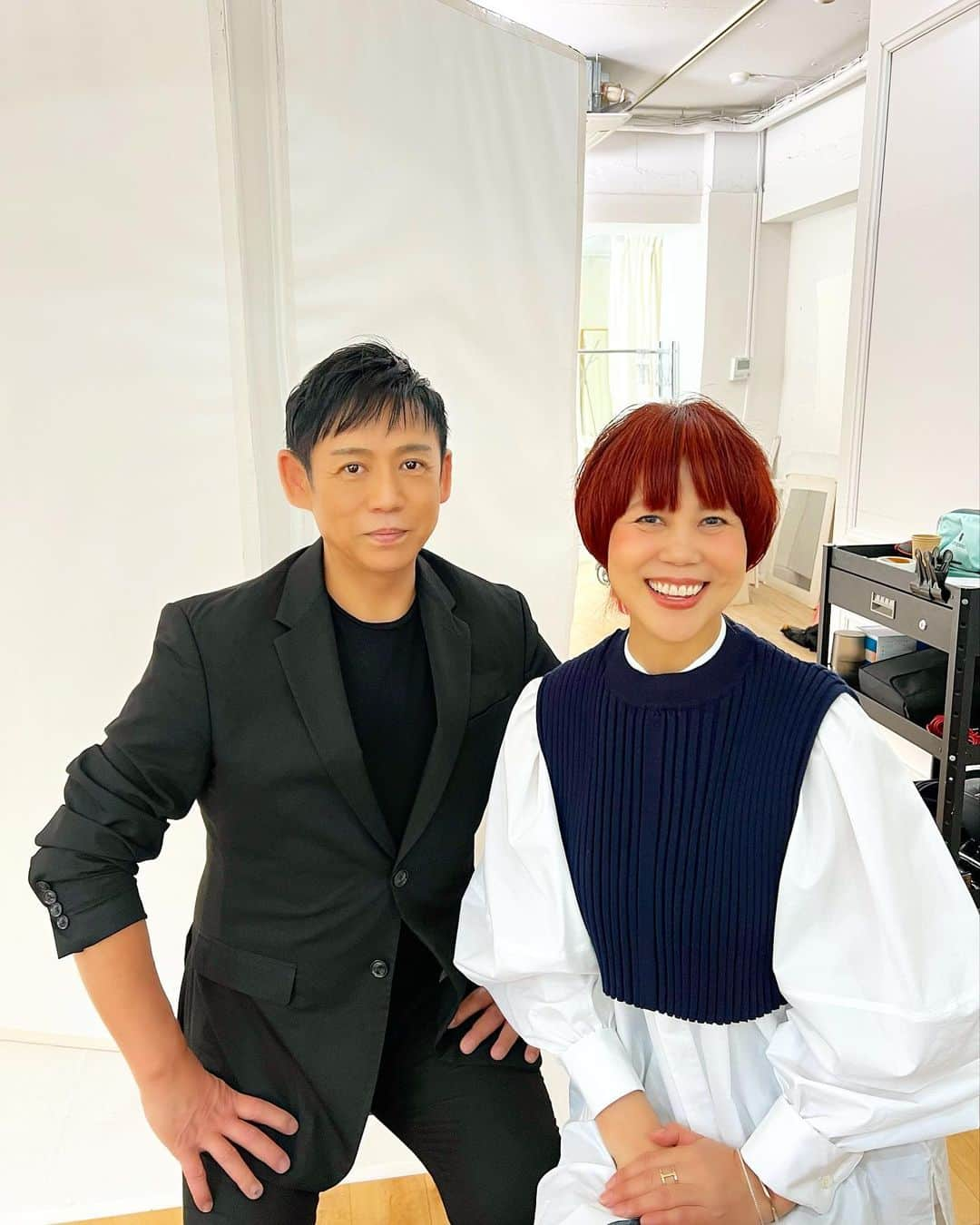 黒田啓蔵さんのインスタグラム写真 - (黒田啓蔵Instagram)「先日、取材と対談で ヘアメイクの山本浩未さんと😊😃  素敵な先輩とご一緒させて頂きました。  ありがとうございました😊  #先日 #ヘアメイク #山本浩未  さん #取材 #対談  #素敵な時間  #笑顔が美しい 方 @hiromicoy  @kurodakeizo」11月12日 16時31分 - kurodakeizo