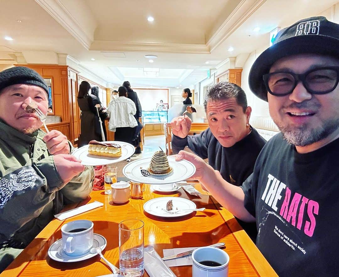 マッコイ斉藤のインスタグラム：「横浜おっさんスイーツ旅」