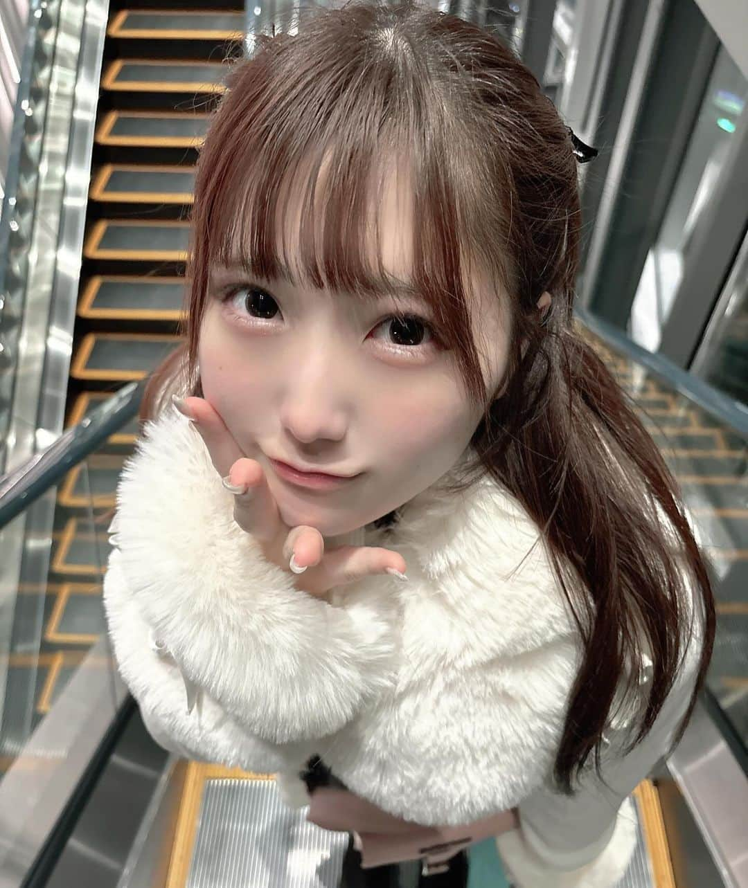 桃姫もえかのインスタグラム：「もうふゆだね❄️？　彼女感♡  今日から何枚かお写真あげて伸び率とかみたいのでいいと思ったら写真いいねください♡  #コート #アウターコーデ #コートコーデ  #ヘアアレンジ #ヘアメ #へああれんじ #ツインテール　#おすすめ  #量産型コーデ #量産型 #量産型女子 #量産型オタク  #可愛いは正義 #ガーリーコーデ   #ディズニー #夢の国   #おしゃれさんと繋がりたい  #アイドル  #可愛い子と繋がりたい #自撮り界隈    #アイドル好きと繋がりたい #地下アイドル  #雰囲気すきな人いいね #自発ください #いいね返し  #アニメ好きな人と繋がりたい  #隠しきれないヲタク #likeforlike #instagood  #PR」