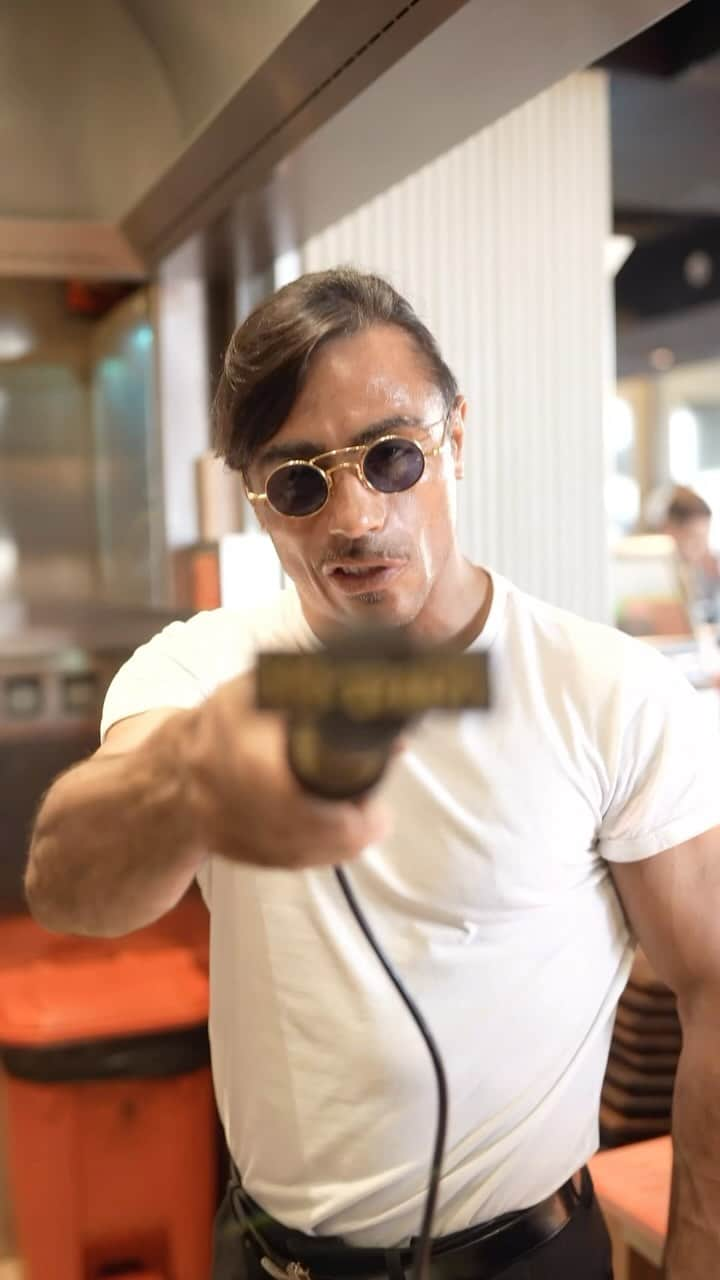 Saltbae（ヌスラット・ガネーシュ）のインスタグラム：「My heart, your heart ♥️ #saltbae #salt#saltlife」