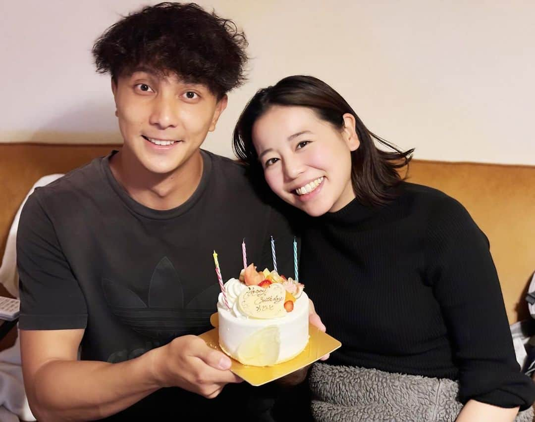 坂口佳穂さんのインスタグラム写真 - (坂口佳穂Instagram)「誕生日おめでとう〜！！ 29歳！楽しもうね🕺 サプライズ成功でしたありがとうございます🧡  #誕生日#ポッキーの日#おめでとう#❤️」11月12日 17時01分 - s_ka_ho