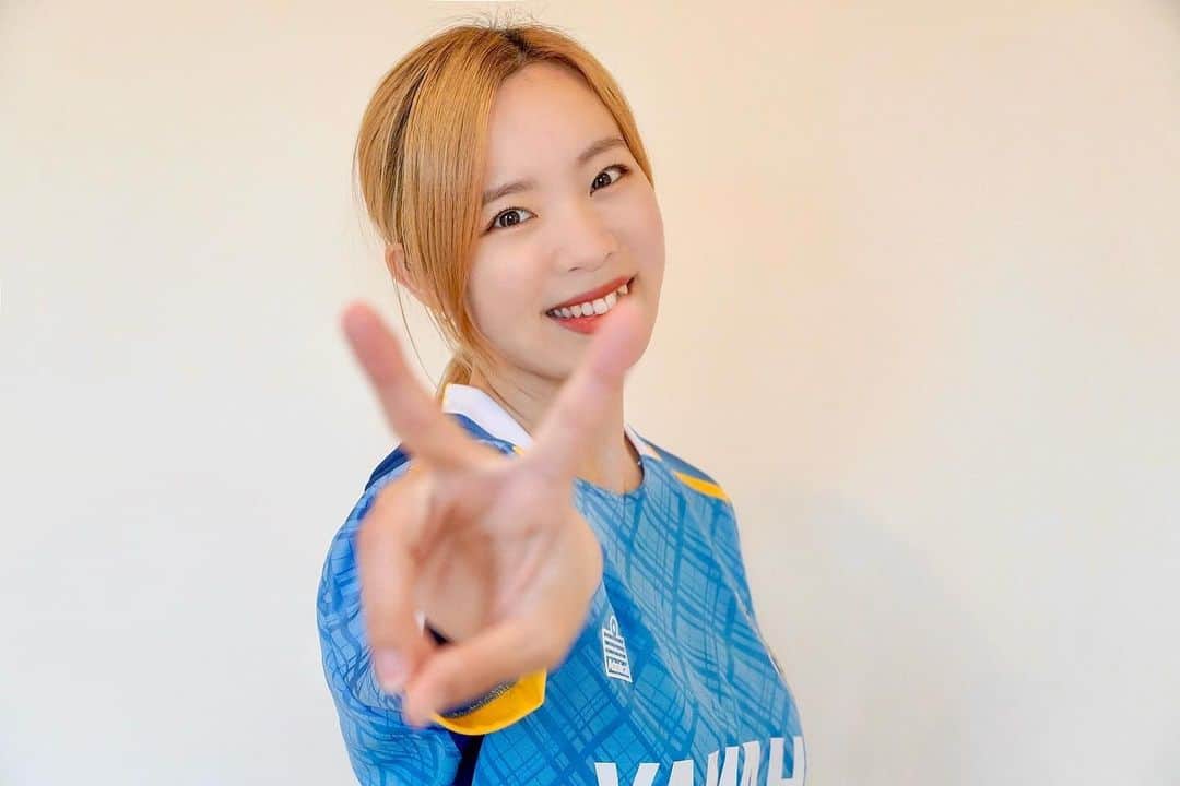 伊藤菜々子のインスタグラム：「#ジュビロ磐田 勝利！！J1復帰！！！  本当におめでとうございます🎉 最高です😭 みんなで掴んだ勝利。 あー本当にジュビロが大好きだ😭  いつか！！！！シーズンソングを歌えるように！！！私も頑張る！！！！」