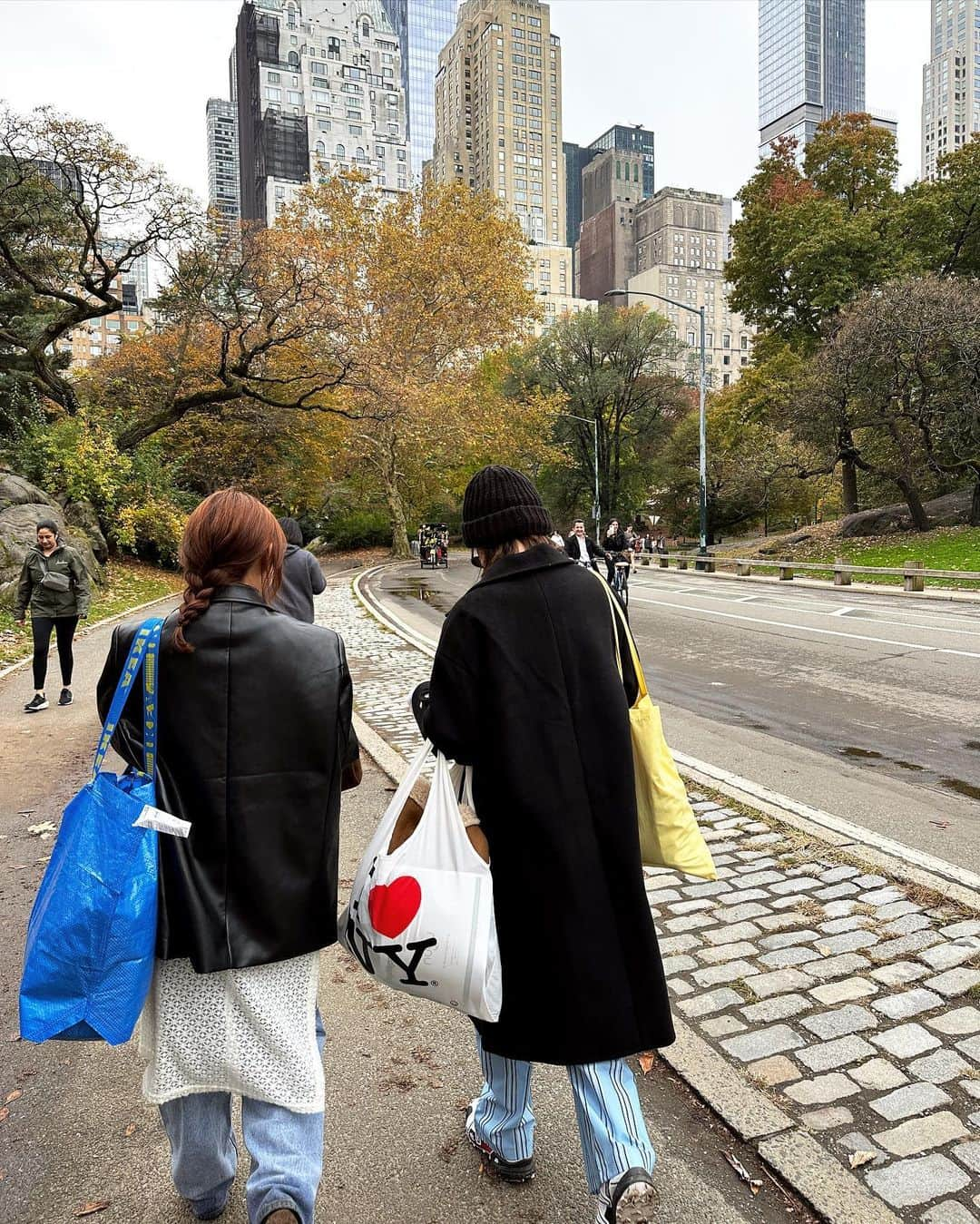 青木美緒さんのインスタグラム写真 - (青木美緒Instagram)「Central Park⛲️⛲️ SATCで良く観ていて行ってみたかったところ☺️🫶 . お気に入りの場所だったから最終日の朝の出発前にも来た☺️💓 . #ニューヨーク #ニューヨーク観光 #ニューヨーク旅行 #nugu_ny」11月12日 17時18分 - m_ooo