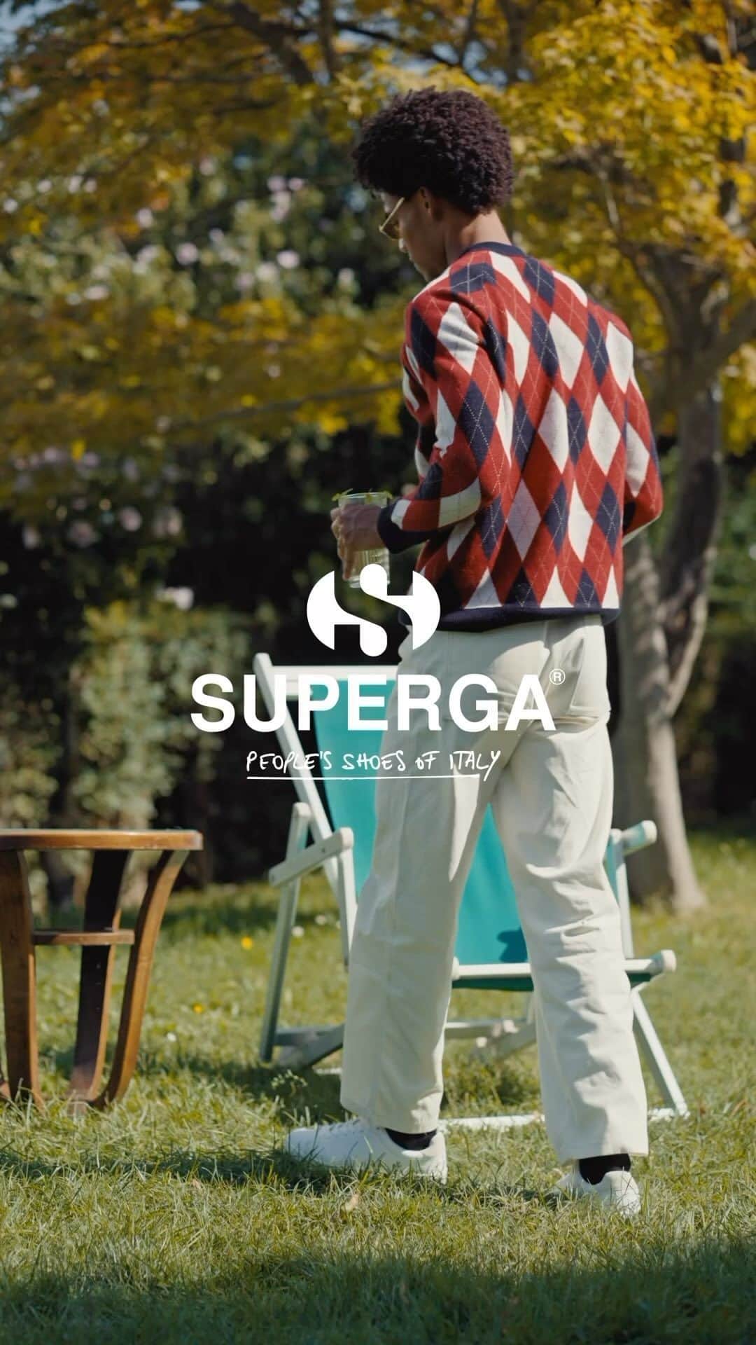 スペルガのインスタグラム：「Our Lendl release coming up tomorrow.  Stay tuned 🎾🎾🎾   #Superga #LendlStrikesAgain」