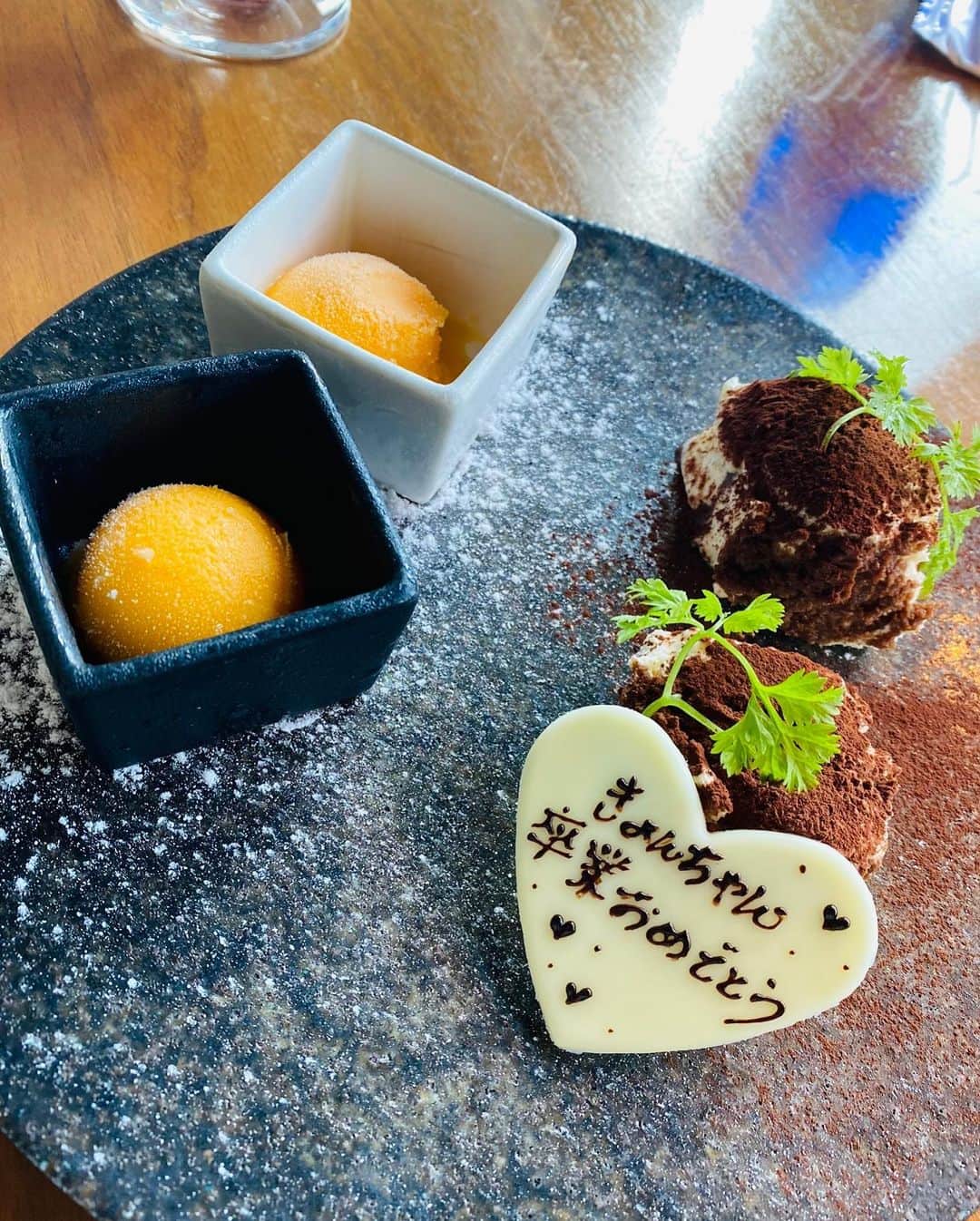 菜那くららさんのインスタグラム写真 - (菜那くららInstagram)「💐✨✨  きょんちゃん (#航琉ひびき)に 会えましたー💓  こうして一緒にご飯を食べたのは 本当に久しぶりで🥲✨ 卒業したてのきょんちゃんは キラキラしてて眩しかったです✨  初舞台から17年間、 本当にお疲れ様でした😌💐  秋の味覚が詰まった アフタヌーンティーランチで ささやかなお祝いを🥂🌸  #卒業 #おめでとう 🌸  #秋の味覚#芋栗南京 #アフタヌーンティー #ランチ #メインは写真撮り忘れ 💦」11月12日 17時31分 - nana_kurara