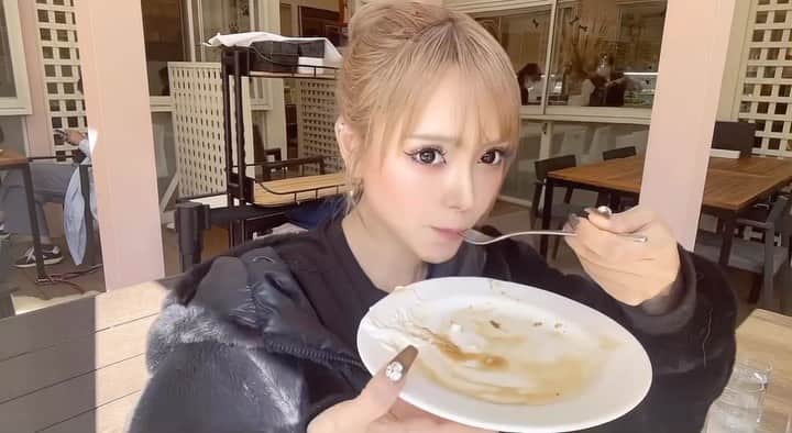 葉月芽生のインスタグラム：「たべることがだいすき🤤」