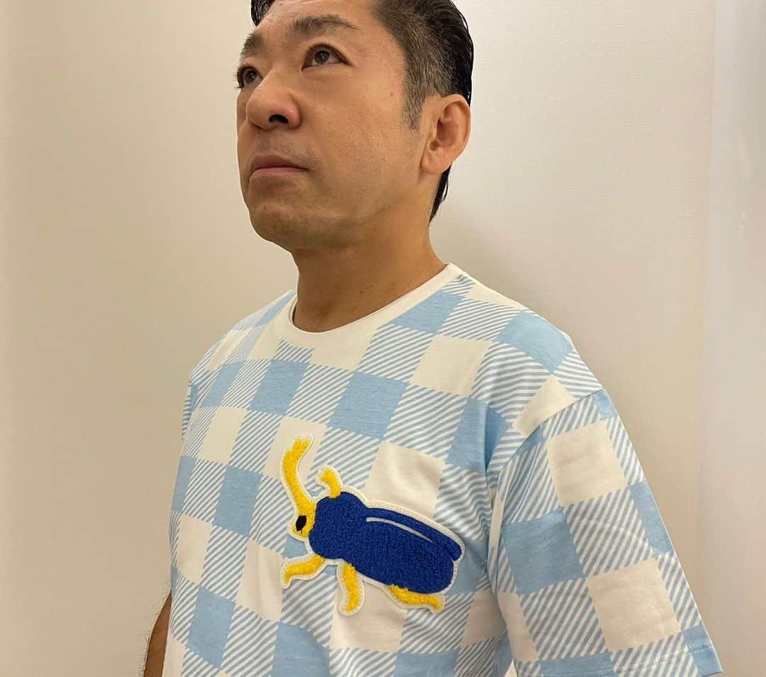 香川照之さんのインスタグラム写真 - (香川照之Instagram)「もうコレ一枚だと急に寒い季節になりましたが…色合いがなんかアルゼンチン選手代表になったみたいで、夏の南半球にひとっ飛びできるカブトムシ君でありましたw」11月12日 17時40分 - kagawateruyuki