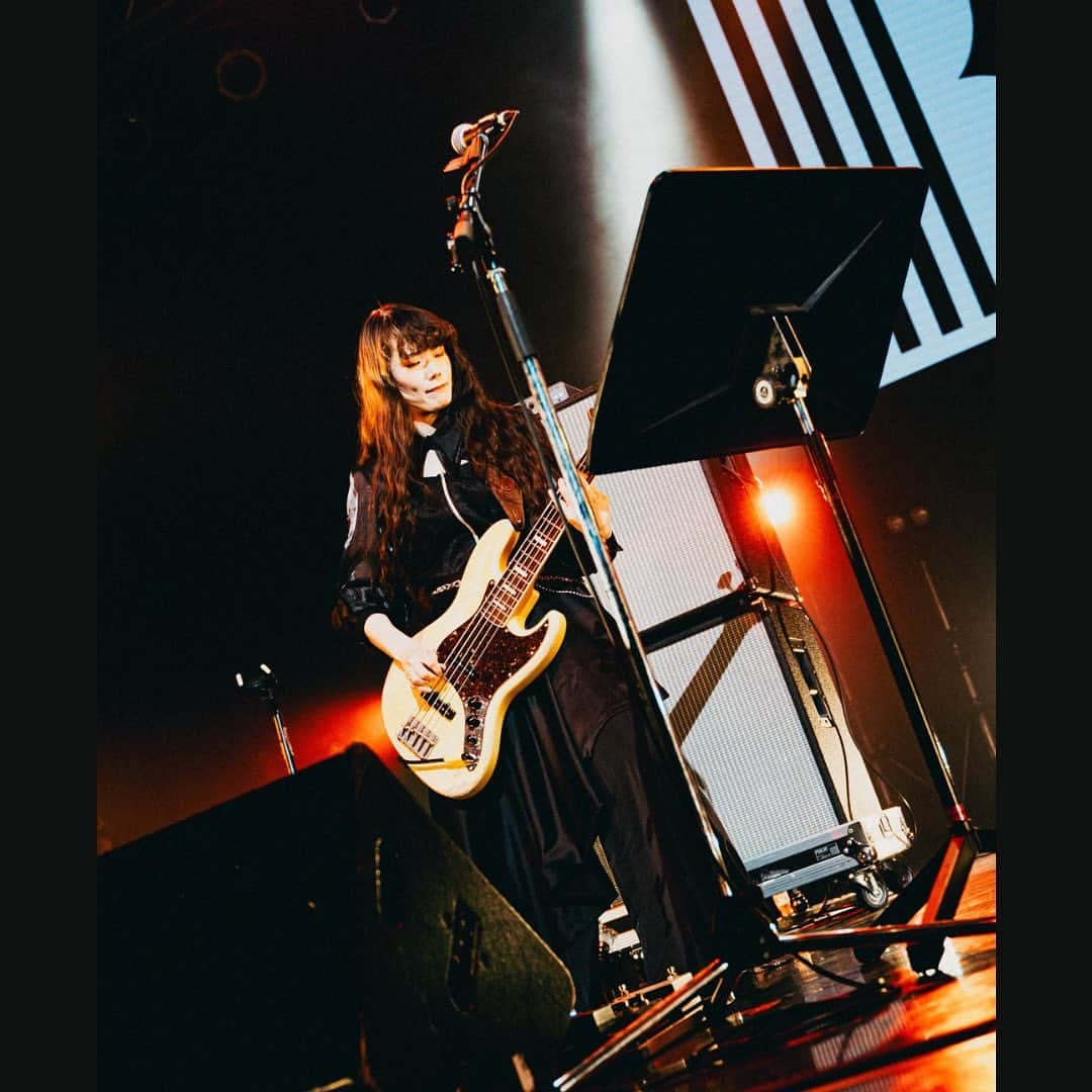 J-WAVE LIVE2000のインスタグラム：「【その2:THE BASS DAY LIVE 2023振り返り】 11月11日を4本の弦に見立て、J-WAVEの提案で2014年に日本記念日協会に登録された「ベースの日」 これまで様々なイベントや番組を通して浸透してきた 「ベースの日」ですがまさにその当日、渋谷Spotify O-EASTライブイベント 「THE BASS DAY LIVE 2023」が最終日を迎えました！  【11月11日(土)】 ・MISA(BAND-MAID) ゲスト：Ba.吉田一郎不可触世界、Dr.前田遊野 ・あきらかにあきら(THE ORAL CIGARETTES) ゲスト：Gt.小野武正(KEYTALK)、Dr.高橋武(フレデリック) ・高木祥太(BREIMEN) ゲスト：TENDRE、MELRAW、Dr.田中航 ・TOKIE  ゲスト：Gt.Jake Cloudchair、Dr.城戸紘志  #jwave #ベースの日  photo by ﾖｼﾊﾗﾐｽﾞﾎ @_____bearmm」