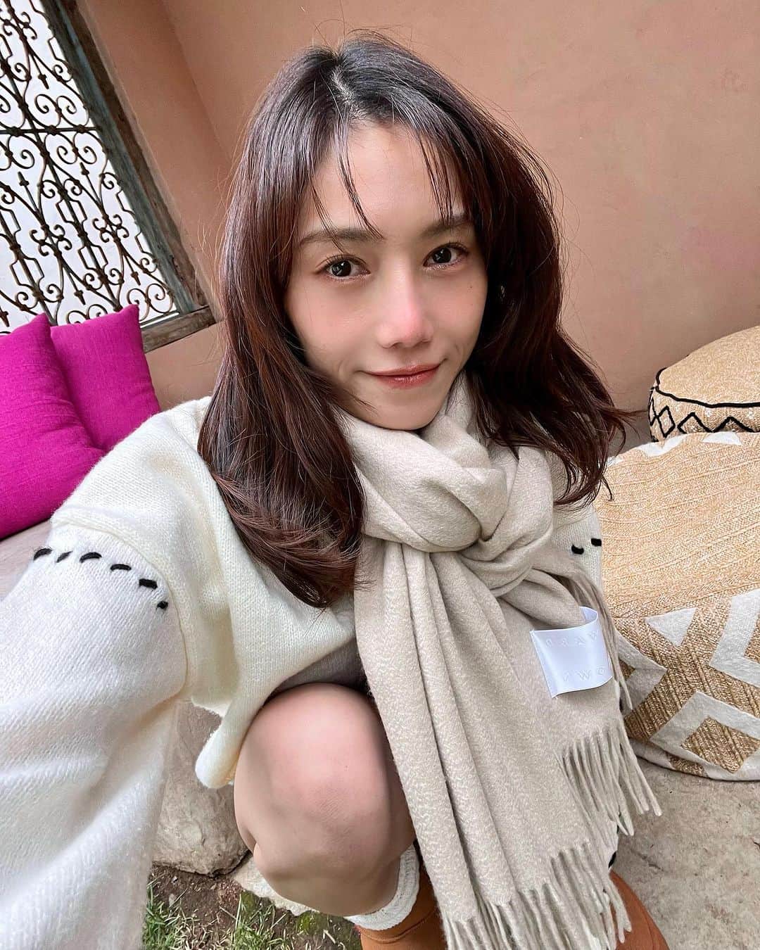 島村みやこのインスタグラム：「⛄️ 新調したmufflerは 迷いに迷ってベージュをchoice☺︎  そして携帯のインカメに 広角レンズがある事をはじめてしった笑🤳 ．」