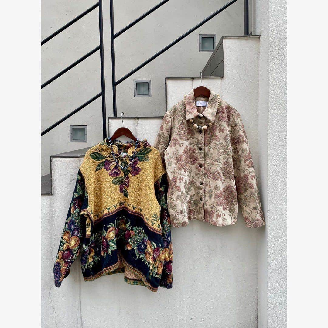 古着屋フラミンゴ下北沢店のインスタグラム：「ㅤㅤㅤㅤㅤㅤㅤㅤㅤㅤㅤㅤㅤ 【 ladies gobelins jacket 】  #古着 #古着屋 #東京 #下北 #下北沢 #下北沢古着 #下北沢古着屋 #フラミンゴ下北沢店 #柄 #ジャケット #ゴブラン #pattern #jacket #gobelin #vintage#mens#ladies#fashion#tokyo#shimokitazawa #优质的 #下北泽　#빈티지　#시모키타자와」