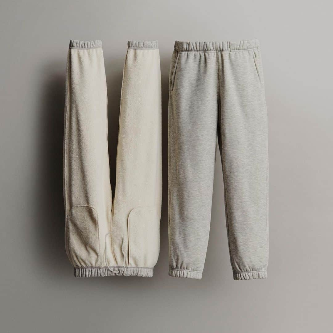 ユニクロのインスタグラム：「Stay cozy with Our Pile Lined Sweat Pants, featuring HEATTECH warmth and a refined texture that's perfect for everyday style 🔥   459792 HEATTECH Pile-Lined Sweatpants   #UNIQLOMasterpiece #Masterpiece #HEATTECH #UNIQLO #LifeWear   *The product availability differs among regions. Please check your regional account or website.」