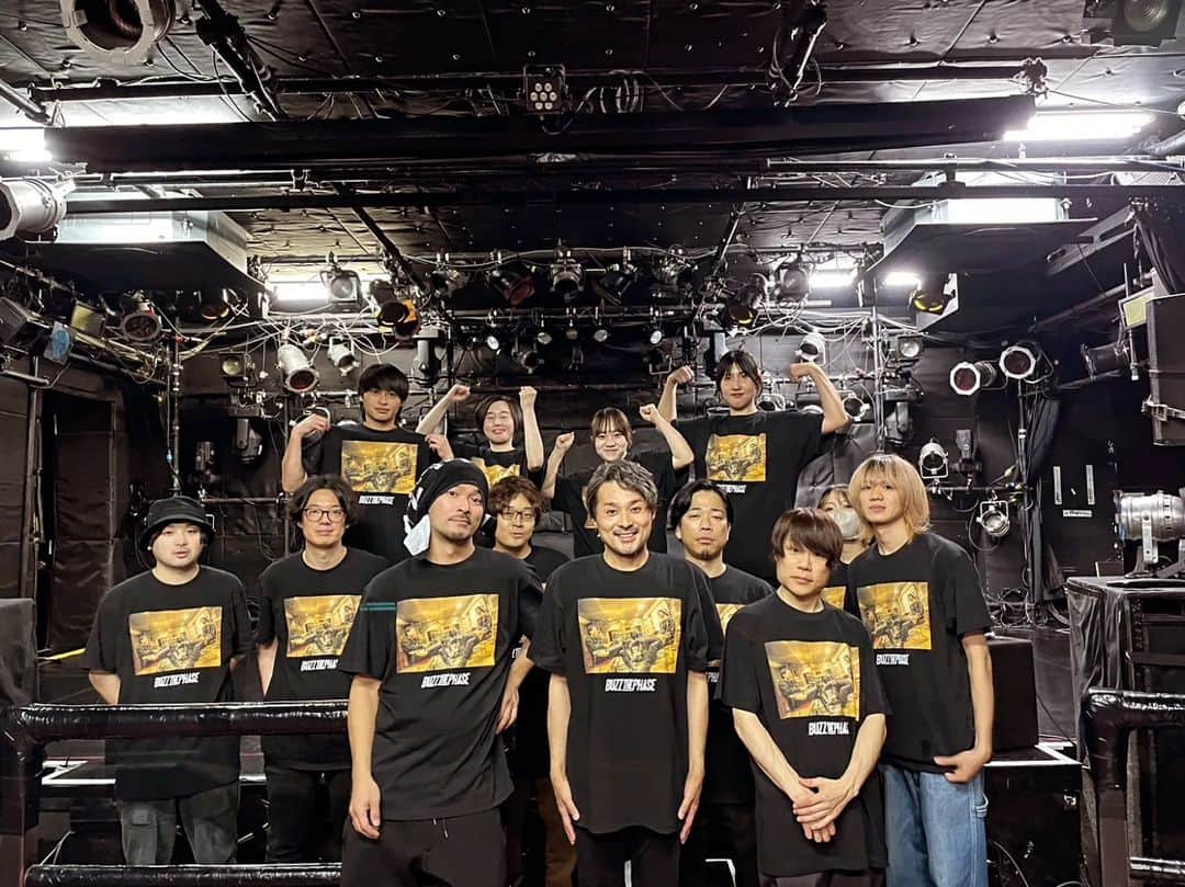 BUZZ THE BEARSさんのインスタグラム写真 - (BUZZ THE BEARSInstagram)「BUZZ THE BEARS THE FINAL 高田馬場CLUBPHASE ありがとうございました。  22年間のバンド人生の中で大切な仲間が沢山いることを改めて感じました。 みんなありがとう。 これからもよろしく。」11月12日 18時04分 - buzzthebears