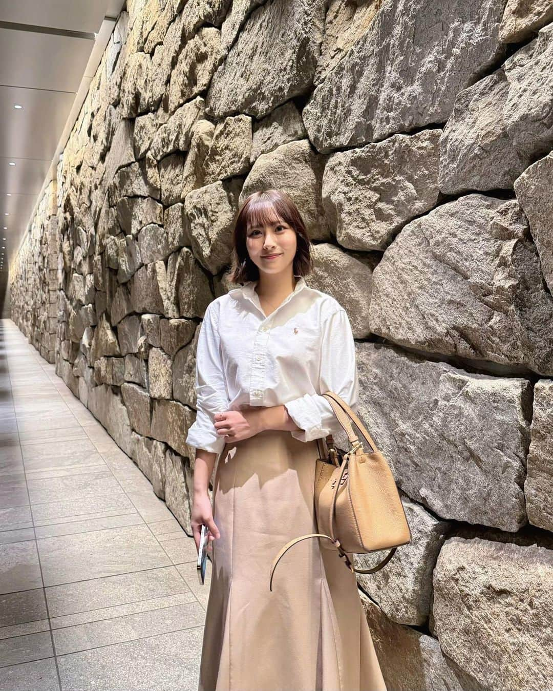 森田真理華さんのインスタグラム写真 - (森田真理華Instagram)「好評で嬉しかったから全身も載せる人👌（笑）  #palacehoteltokyo #palacehotel #パレスホテル #皇居#大手町#シャツコーデ#ralphlauren #白シャツ」11月12日 18時07分 - marika__morita