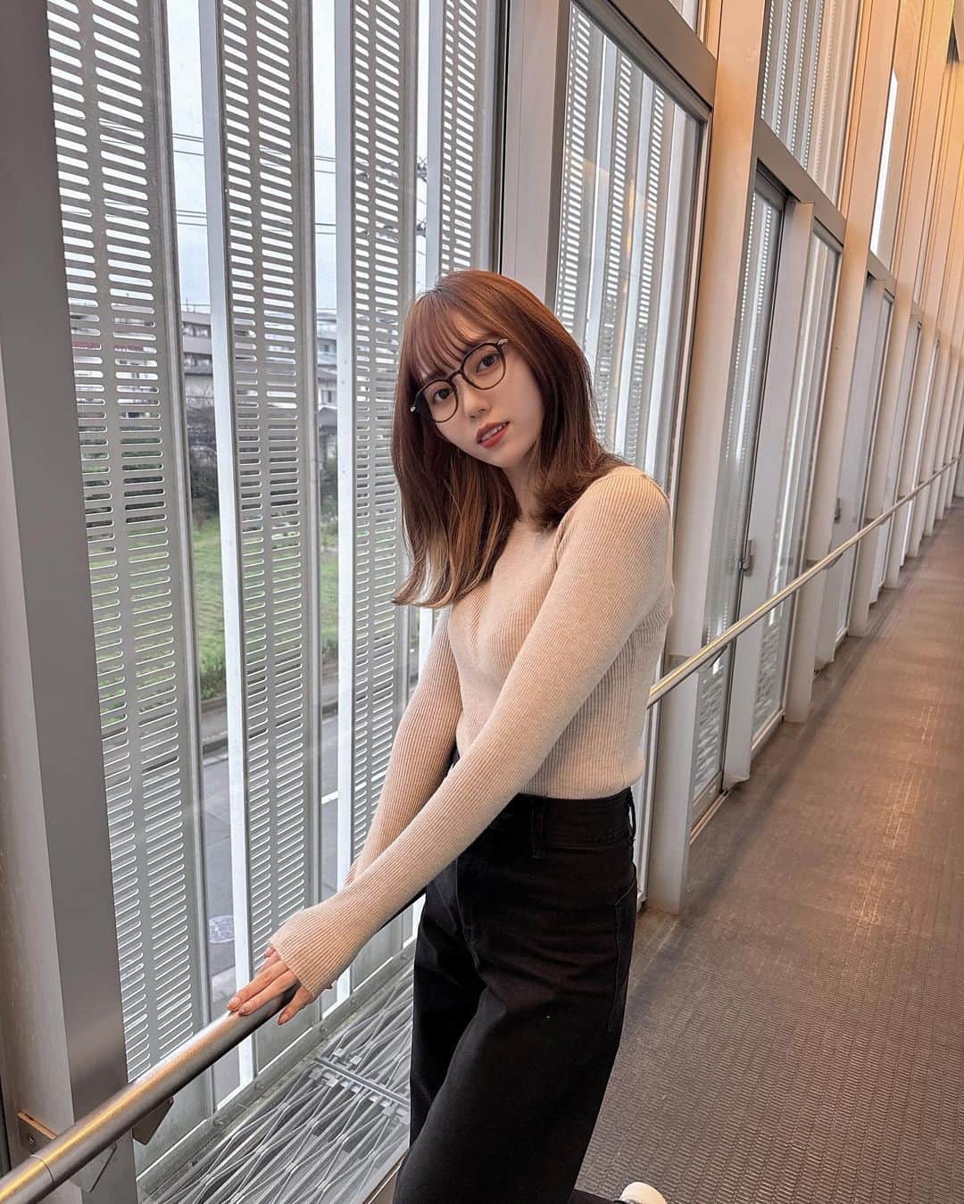 野島樺乃さんのインスタグラム写真 - (野島樺乃Instagram)「#ノジマノシフク   本日の服装~♡ お仕事終わりに学校で📸   #シンプルコーデ #ニットコーデ  #fashion #ootd」11月12日 18時21分 - nojimakano_0906