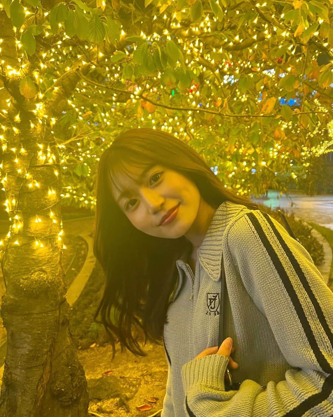 のインスタグラム：「 ︎︎  ︎︎ 今年初イルミ✨ ねねが撮ってくれた🥹♡」
