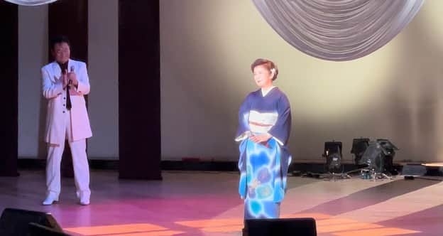 北川大介さんのインスタグラム写真 - (北川大介Instagram)「こんばんは^_^ 宮崎県日南市文化センターにて青木美保先輩とジョイントコンサートでした。 宮崎は四年ぶりでしたがその時のたくさんのお客様が出迎えて下さりただいま〜って挨拶させて頂きました。主催の砥石さん、スタッフのみなさんに感謝でいっぱいです。 楽しい企画の内容で会場が一つになれ盛り上がりました。 みなさんありがとうございました。 甲子園１６回出場校の日南学園高校にも立ち寄ってYouTube撮影出来ました。 １１５校目。」11月12日 18時18分 - kitagawadaisuke_official