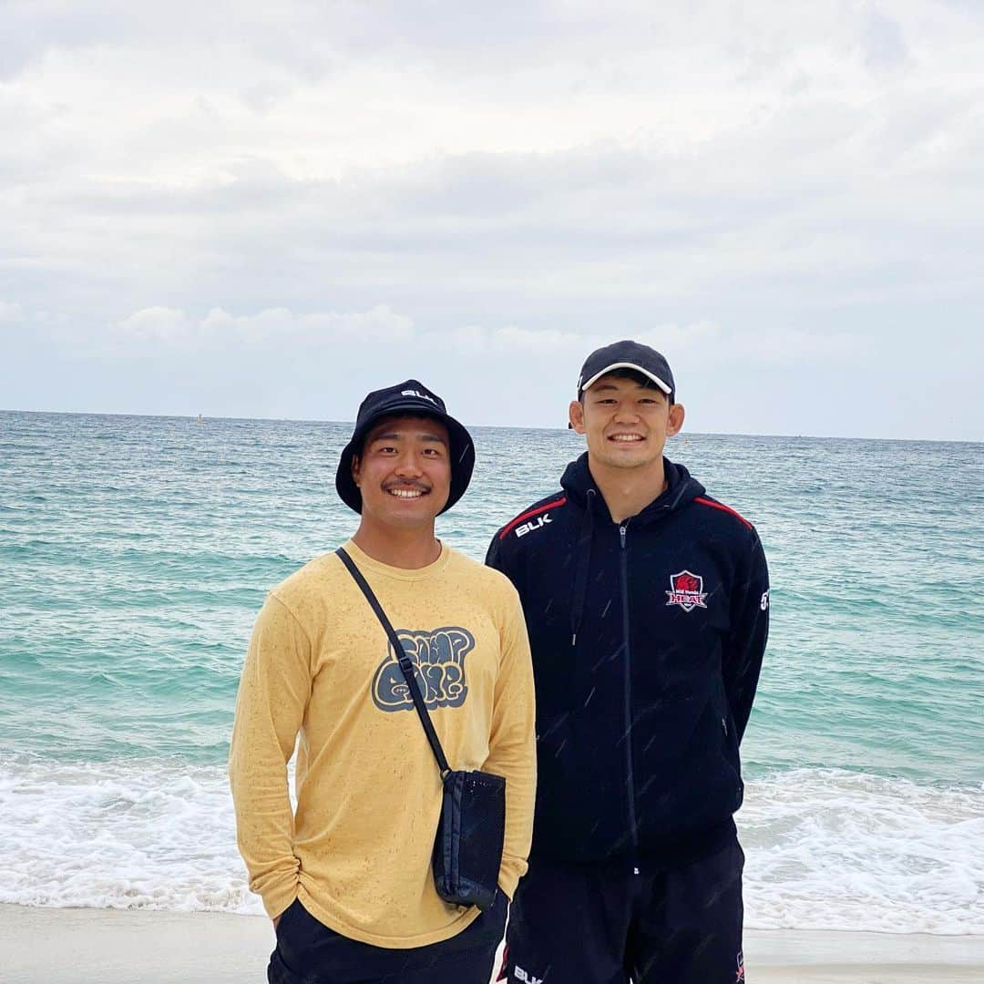 藤田慶和のインスタグラム：「白良浜散策🏖️ #白良浜 #白良浜海水浴場 #ルーミー」