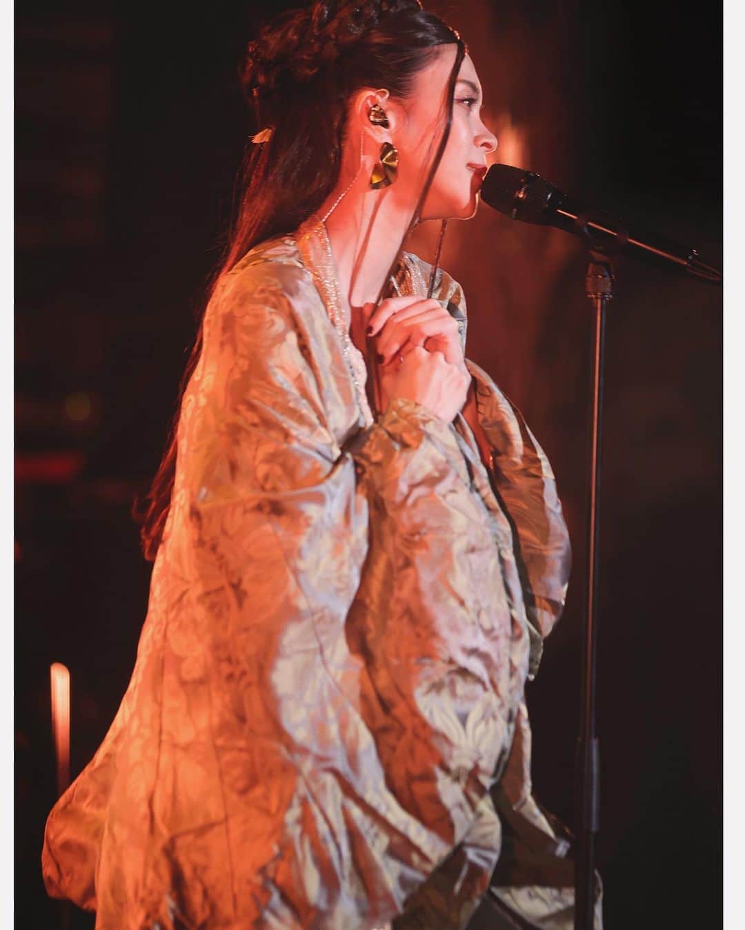 小柳ゆきさんのインスタグラム写真 - (小柳ゆきInstagram)「「カミナヅキの音楽会2023セットリスト」  GIFT-新たなるキオク(歴史)-(AUN Jクラシックオーケストラコラボ曲) Legend of my love Be alive 溝 君がいた夏 BREAK THROUGH 廻廻奇譚(Eveさんカバー) One in a million まっくら森(谷山浩子さんカバー) サイドウェイ(大阪) remain Deep Deep(東京) 愛情 お祭りマンボ(美空ひばりさんカバー) —アンコール 天球儀 あなたのキスを数えましょう  Photo: @shihoyabe」11月12日 18時40分 - yuki_koyanagi