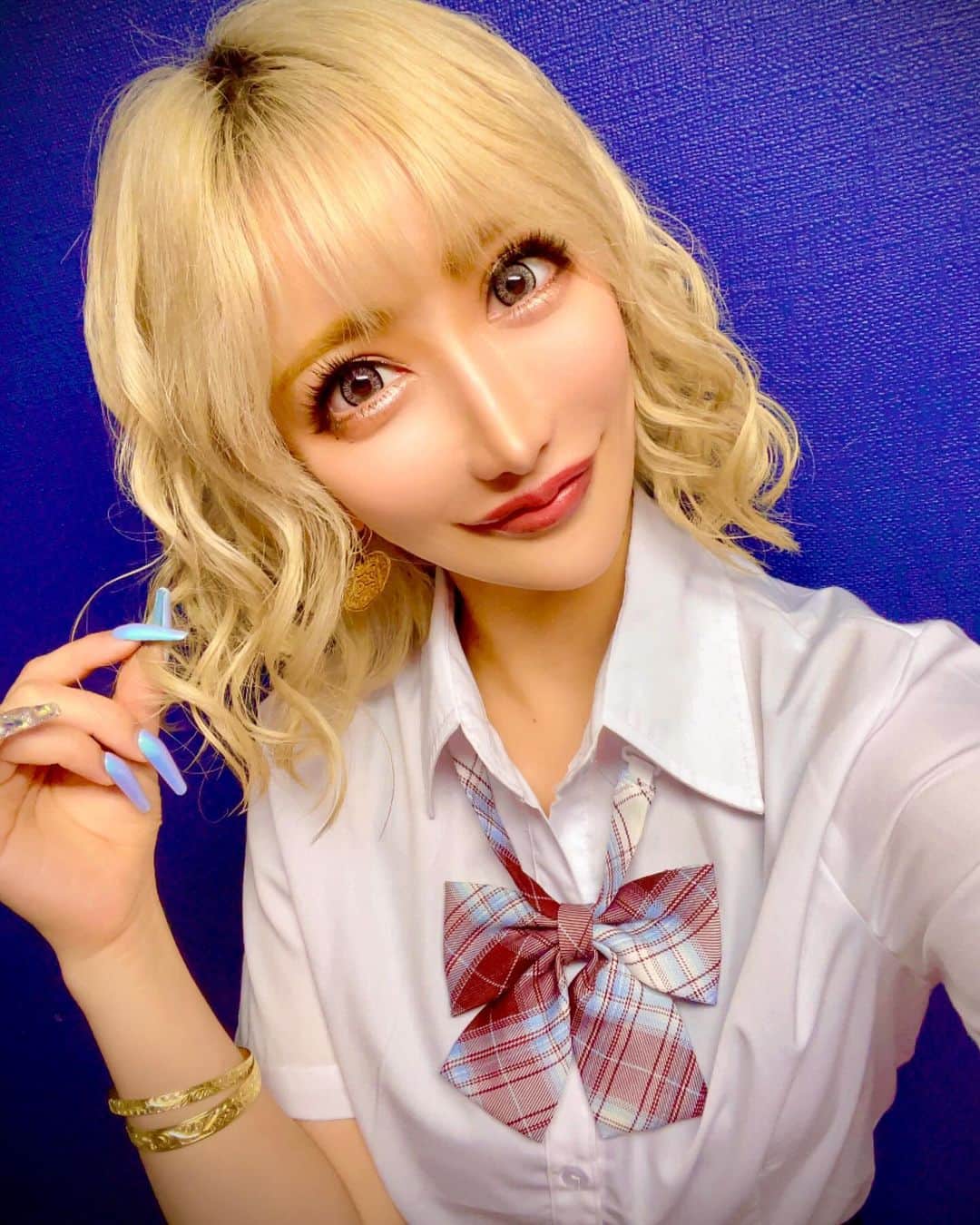 AIKAのインスタグラム：「short👼🏽 . 2022」