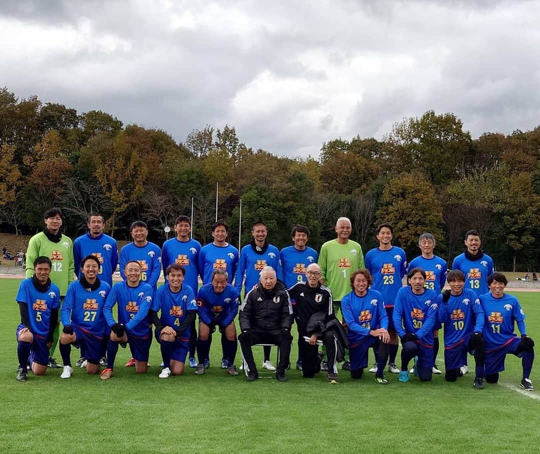 福西崇史さんのインスタグラム写真 - (福西崇史Instagram)「. 宝くじドリームサッカーin庄原市⚽️ . 冬かと思うくらい寒く感じる気温でしたが、 子供達も元気でした〜♫ . ドリームマッチは、当然勝利💪 こちらには負けず嫌いが多いので…笑🤣 . 楽しいってのが1番✌️✌️ . #宝くじドリームサッカー #庄原市 #広島県 #元日本代表 #soccer #kids #enjoy #寒い #総括 #指導 #駒野友一 #佐藤寿人」11月12日 18時58分 - takashi_fukunishi