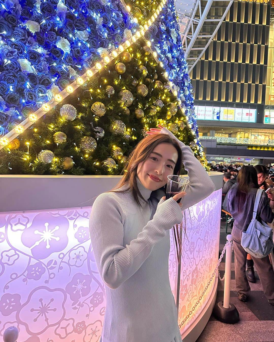 齊藤家澄さんのインスタグラム写真 - (齊藤家澄Instagram)「#もーいくつねるとクリスマス  #博多駅  #クリスマスマーケット  #🎅  #🎅🏻 #🎅🏽  #xmasmarket   #xmas  #🎄  #忍法はないじり!!!  #ʕ•̫͡•ʕ*̫͡*ʕ•͓͡•ʔ-̫͡-ʕ•ʔ*̫͡*ʔ-̫͡-ʔʕ•̫͡•ʕ*̫͡*ʕ•͓͡•ʕ•̫͡•ʕ*̫͡*ʕ•͓͡•ʔ-̫͡-ʕ•ʔ*̫͡*ʔ-̫͡-💕  #この時も変顔たくさんとれたけど封印(  ᷄ᾥ ᷅ )」11月12日 19時00分 - kanchi_w