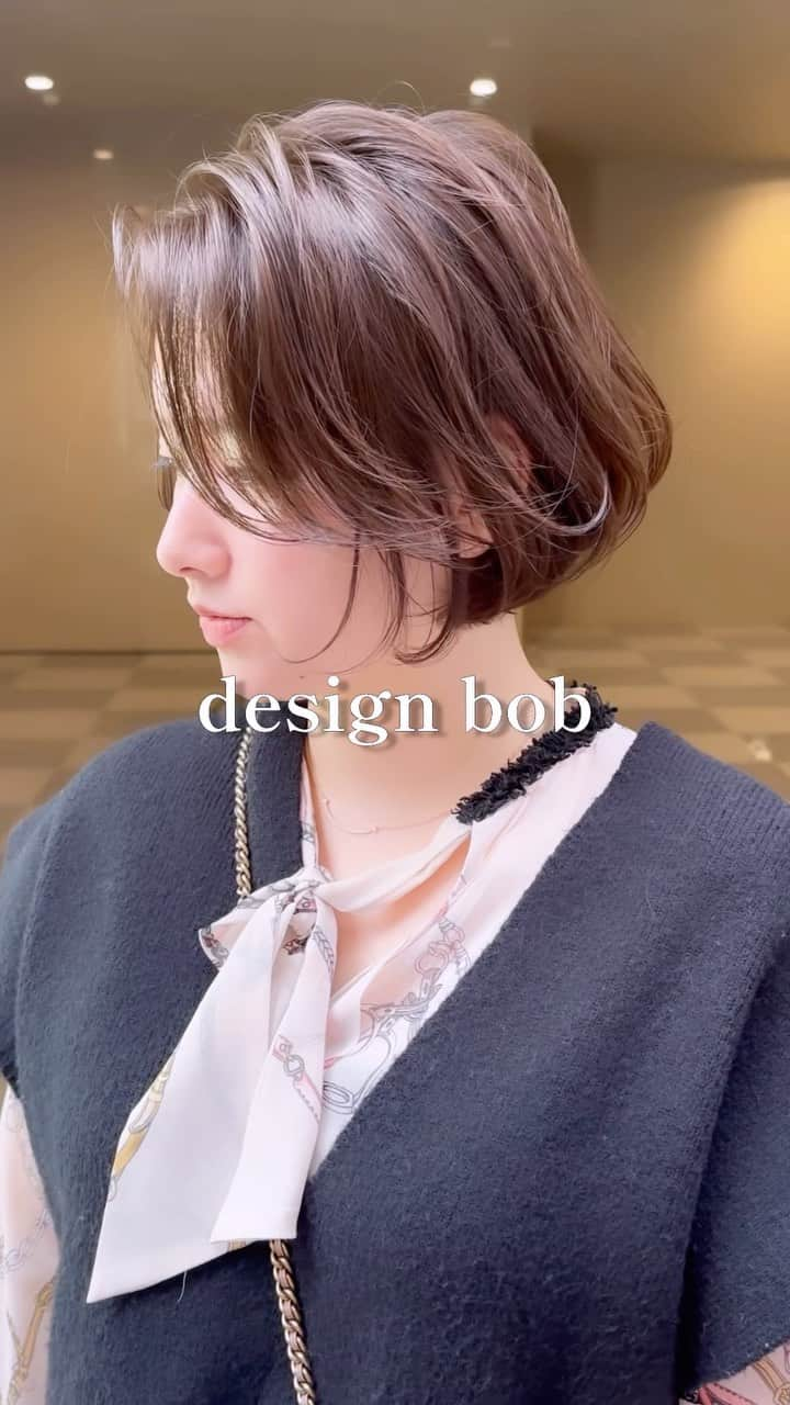 Seiichiro Kawakamiのインスタグラム：「design bob🩵 . ➖➖➖➖➖➖➖➖➖➖➖➖➖➖ . 《《　ご予約　》》 【平日】10時～20時 〜【Price】〜 カット_6800円 カラー_8800円 カット＋カラー_12000円 カット＋ダブルカラー_21000円 カット＋3Dハイライト_21000円 カット＋パーマ_13000円 カット＋縮毛矯正_21000円 髪質改善トリートメント_8800円 . ➖➖➖➖➖➖➖➖➖➖➖➖➖➖ . #cut #bob #カット動画 #切 #銀座美容室」