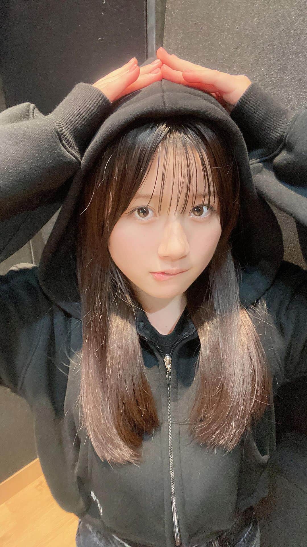 のインスタグラム：「#河村果歩 #nicola #おはスタ #おはガール #かほっち #ニコラ #ニコモ #ニコラ12月号発売中 #SUPERGIRLS #スパガ #アイドル 現在SUPER☆GiRLS6期生が12,900人フォロワーを増やすチャレンジ中です！是非各SNSのフォロー宜しくお願いいたします♡♡」