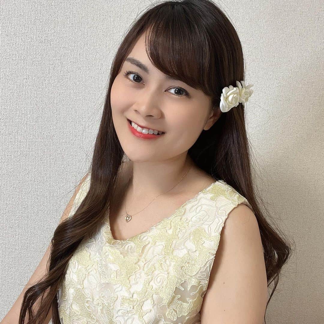 野本愛さんのインスタグラム写真 - (野本愛Instagram)「Jeweluce @jeweluce_official の K18ゴールドのハートネックレス❤️  リボンのようなデザインのハート部分には ダイヤが敷き詰められていて 真ん中のダイヤは揺れるの🥰💕 チェーンもキラキラ輝くんだよ✨✨✨ 可愛すぎる💖💖💖  やっぱりダイヤモンドがついてるのが好き😘💎 気分が上がる〜😍😍😍  宝石は綺麗なだけでなく 1番のパワーストーンでお守り💎✨ クリスマスプレゼントにもいいね🎄🎁  15万円くらいのクオリティがある ネックレスだからお値段安い〜🥰✨  #jeweluce #ハートネックレス #ダイヤネックレス #ゴールドネックレス #k18ネックレス #山梨ジュエリー  #クリスマスプレゼント #誕生日プレゼント #彼女プレゼント #プレゼントに最適 #プレゼントにおすすめ  #自分にご褒美 #ジュエリー #ジュエリー好き  #heartnecklace #japanesejewelry」11月12日 19時13分 - himemode