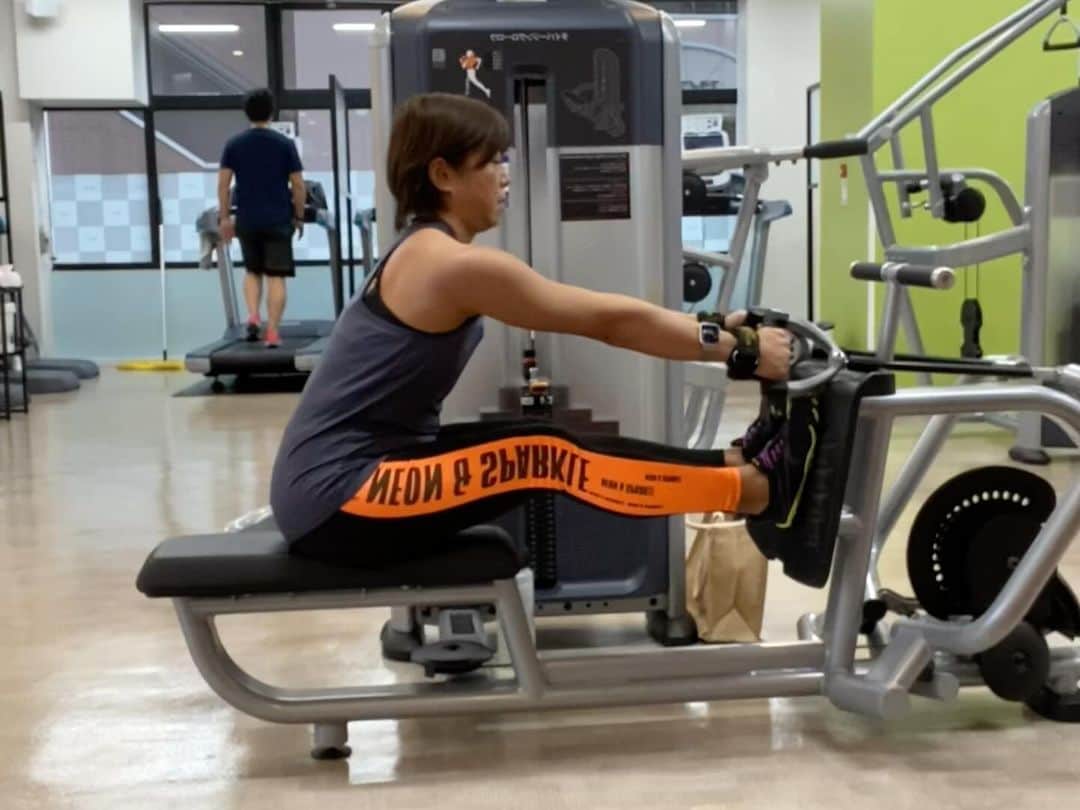 喜多村章子のインスタグラム：「11月12日のトレーニングと食事です ・ 「疲れを取る事」 ・ 大事、大事、本当に大事です。 根性だけじゃ体は作れない。 ・ 頑張ります！ ・ #fitness #workout #trainig #anytimefitness #女子フィジーク #筋トレ #ボディビルディング」