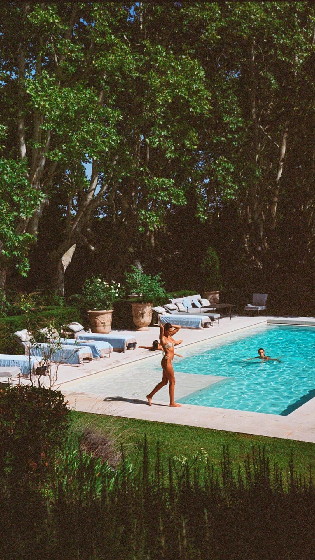 TRIANGL SWIMWEARのインスタグラム：「Summer in France 🇫🇷 #TrianglGirls」