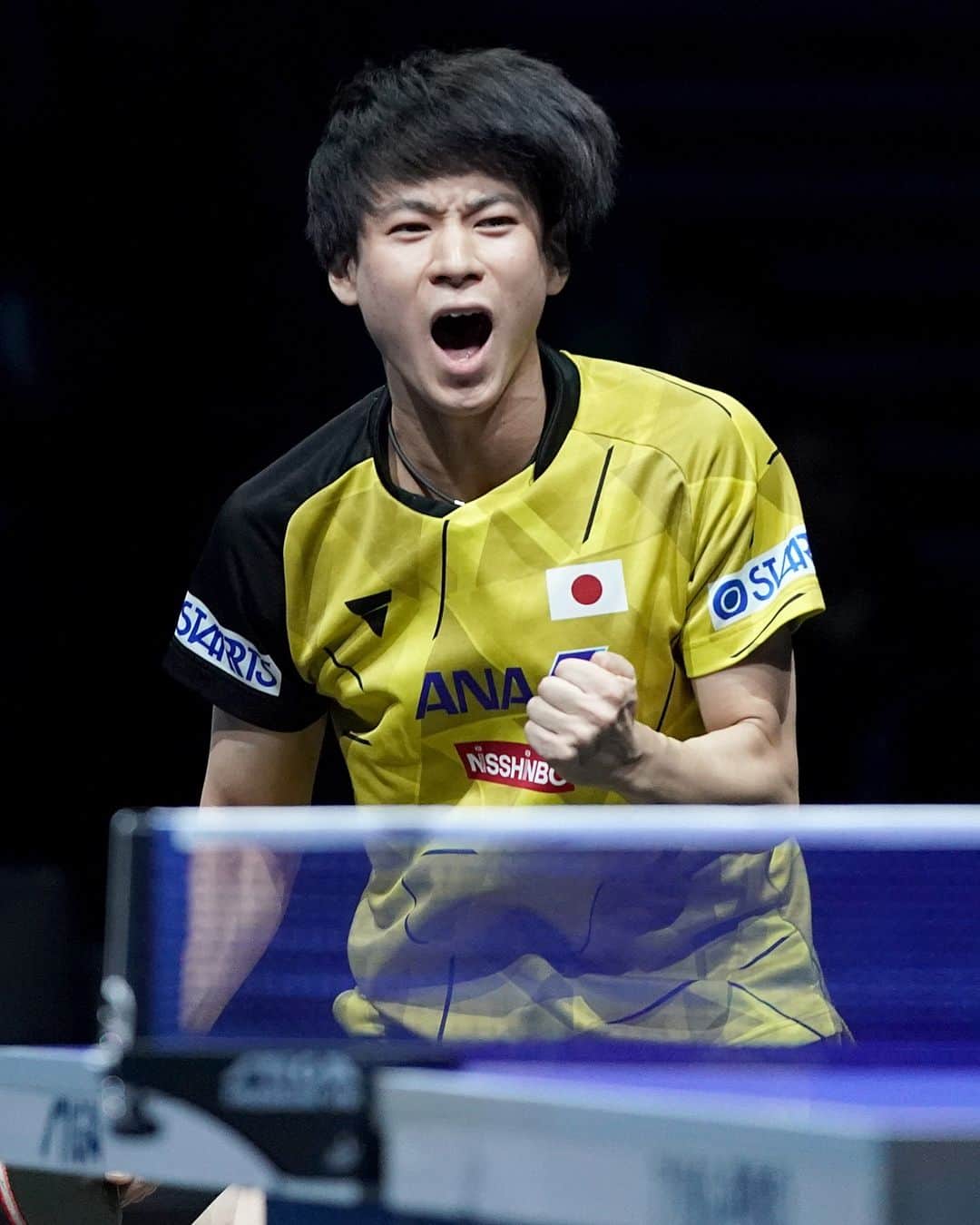 のインスタグラム：「Shunsuke Togami is currently two games up against Liang Jingkun here in the #WTTTaiyuan Men's Singles Final 🤯   Watch the rest of the already amazing clash play out LIVE 👉 YouTube.com/WTTGlobal 👀   #WTTContender #TableTennis #PingPong」