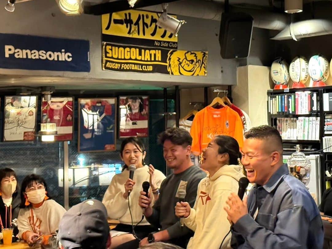 浅野杏奈のインスタグラム：「岸岡智樹のラグビー教室 〜アフターマッチファンクション〜  MCとして参加しました！ ノーサイドクラブにいらして下さった皆さま、ありがとうございました☺️  教室の振り返りからゲストの皆さんのお話、そしてクイズ大会も、すんごく楽しかったです✌🏻」
